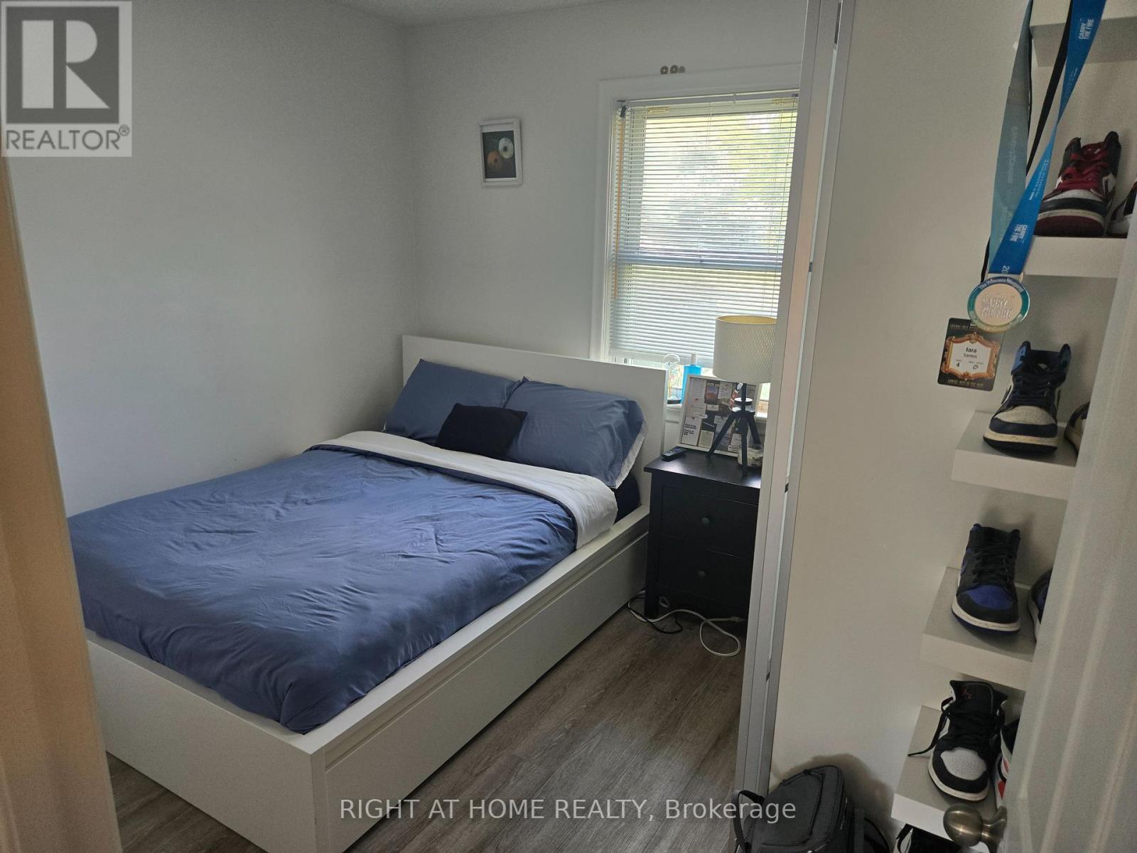 12 Hawkins Drive, Toronto, Ontario  M6M 2W6 - Photo 10 - W12298374