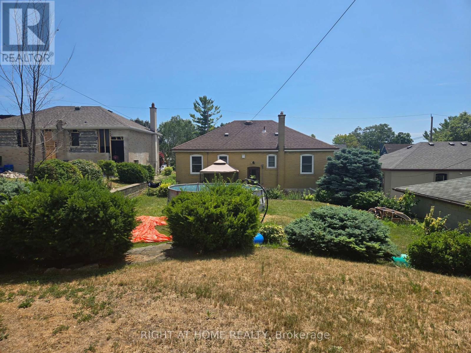 12 Hawkins Drive, Toronto, Ontario  M6M 2W6 - Photo 19 - W12298374