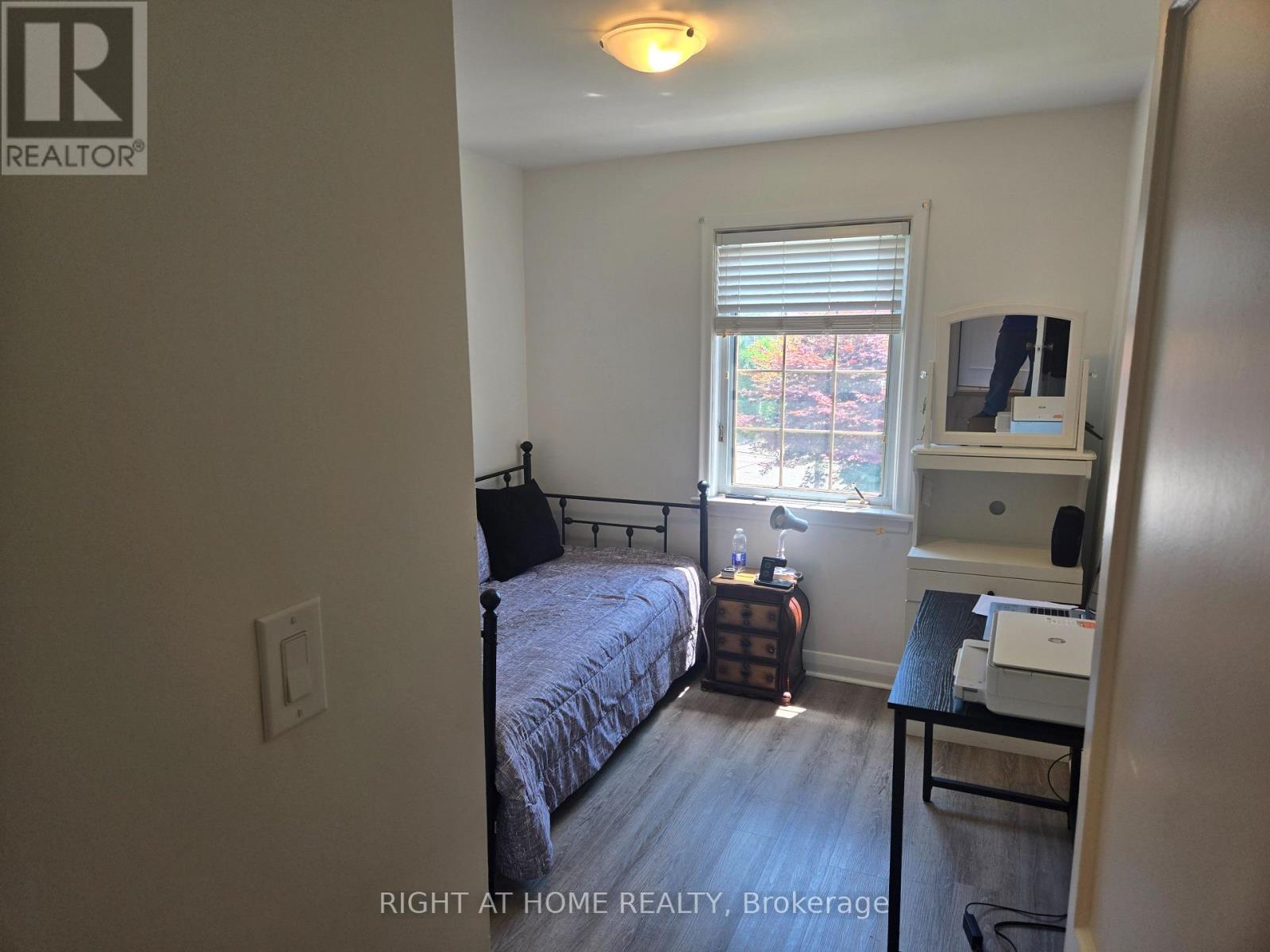 12 Hawkins Drive, Toronto, Ontario  M6M 2W6 - Photo 7 - W12298374