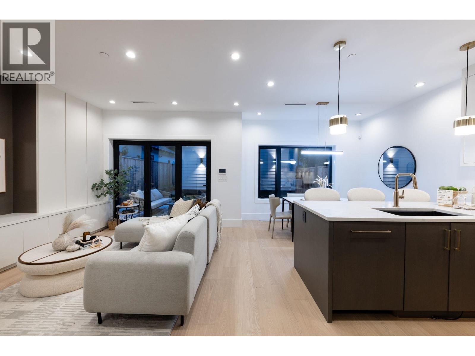 #2 1079 E 14th Avenue, Vancouver, British Columbia  V5T 2P1 - Photo 3 - R3029108