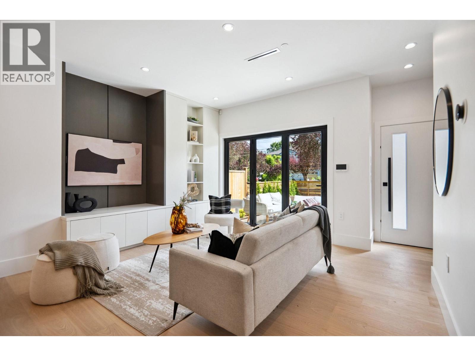 #1 1079 E 14th Avenue, Vancouver, British Columbia  V5T 2P1 - Photo 3 - R3029113