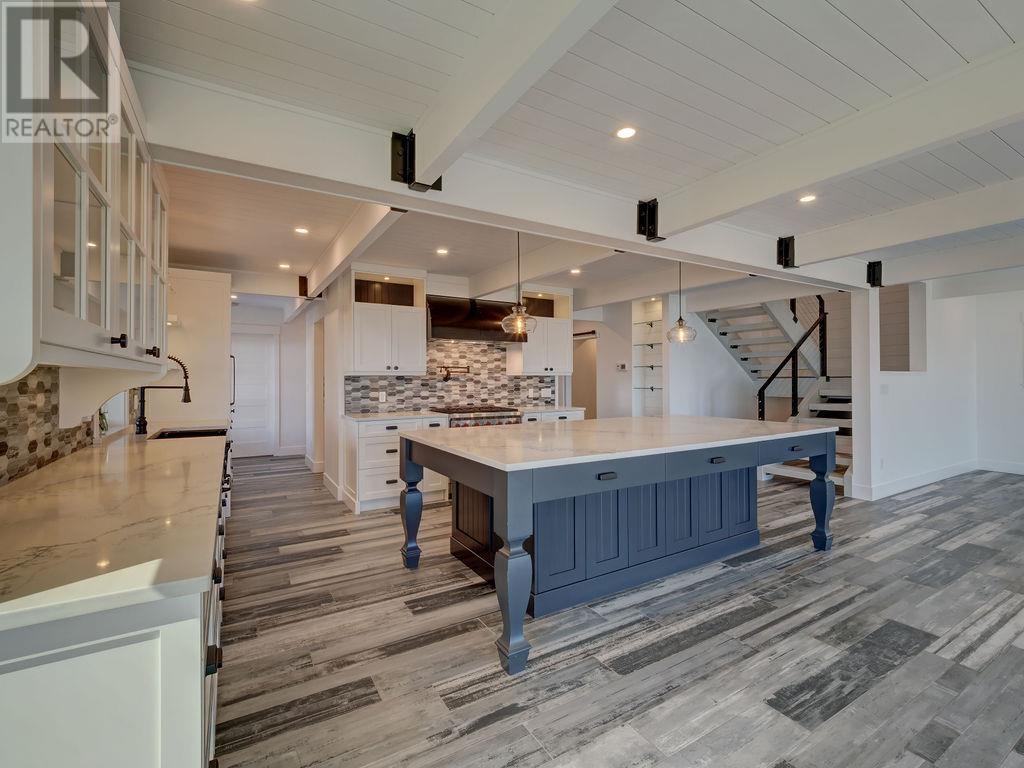 3175-3177 Beach Avenue, Roberts Creek, British Columbia  V0N 2W2 - Photo 9 - R3029101