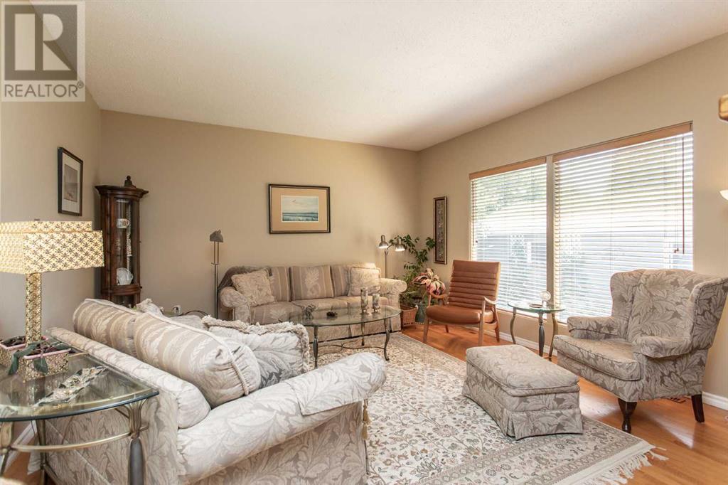 Property at 19 Oyen Crescent image 3