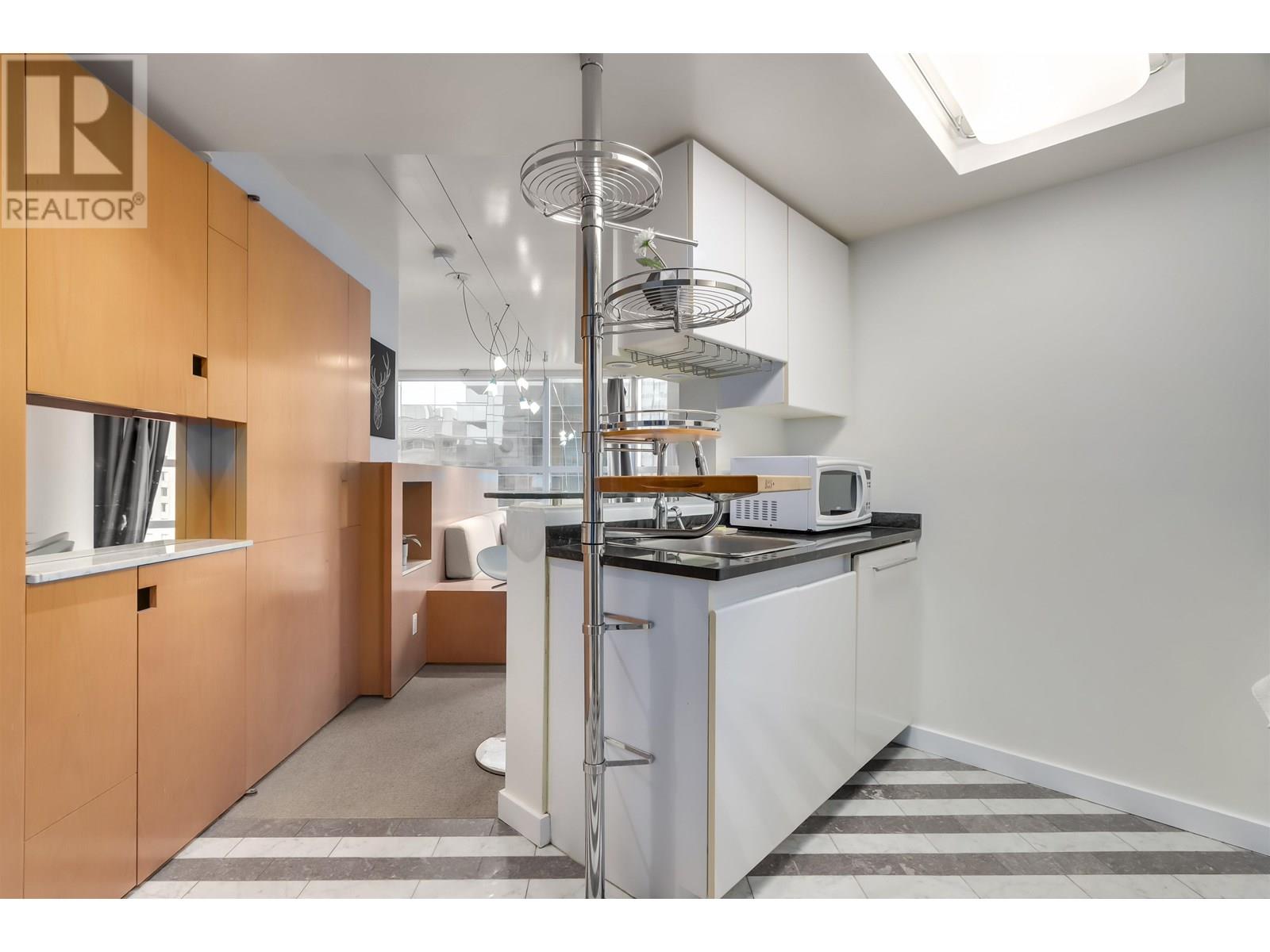 1404 1050 Burrard Street, Vancouver, British Columbia  V6Z 2S3 - Photo 3 - R3023542