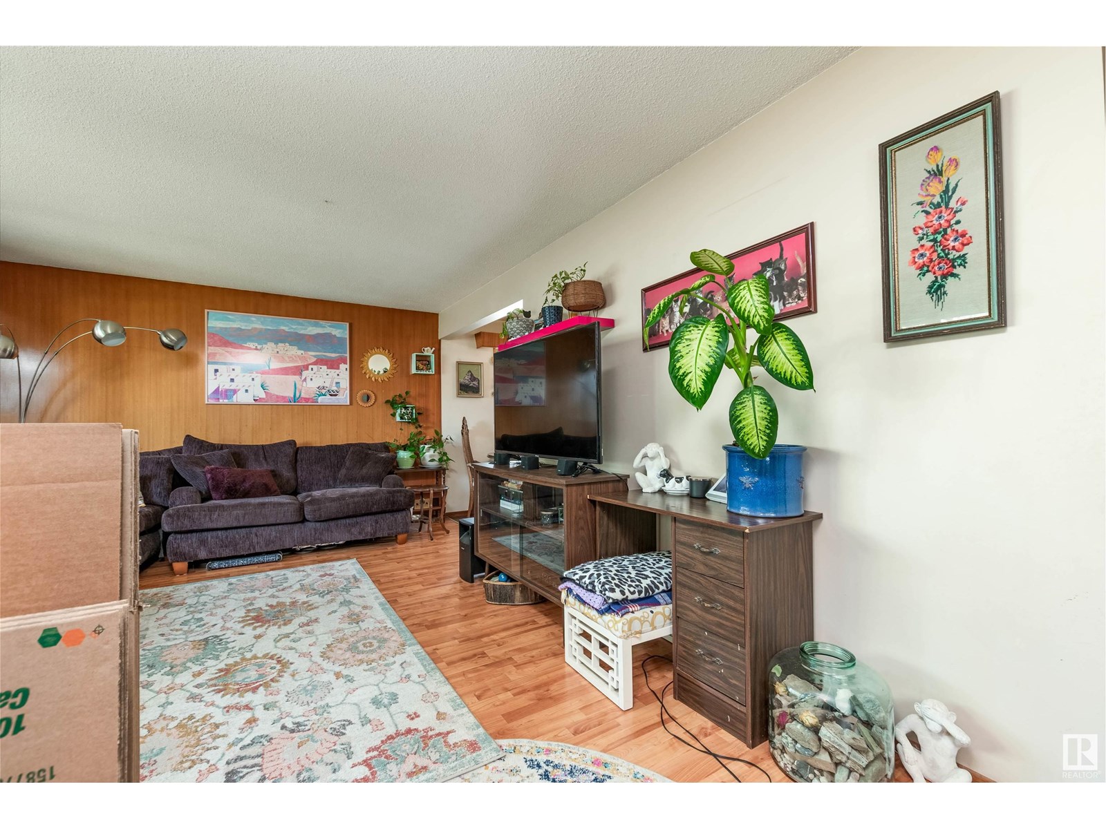 Property at 12735 129 ST NW image 2