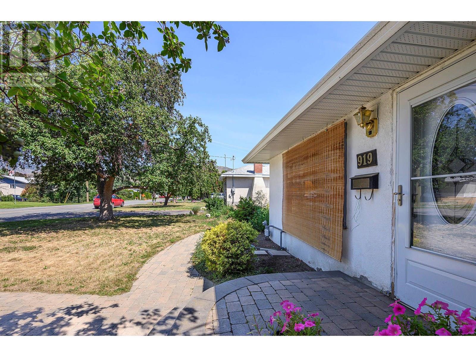 Property at 919 SCHREINER Street image 4