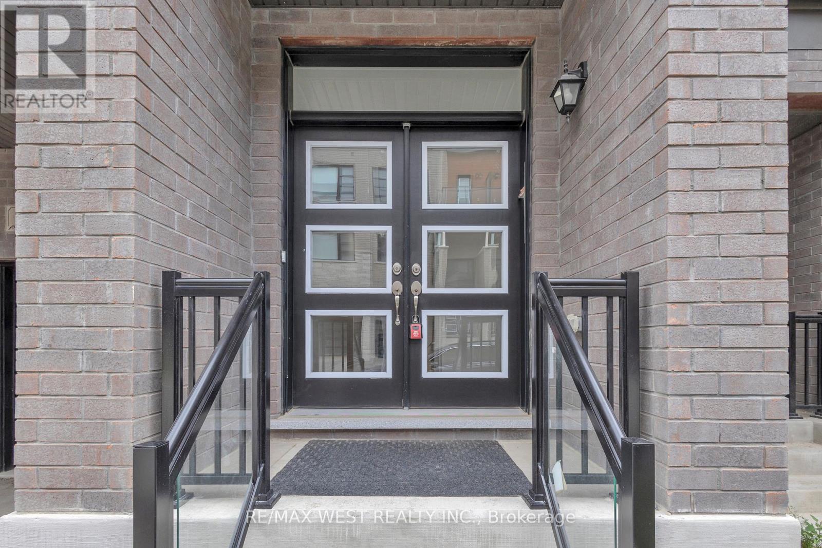 Property at 15 QUILICO ROAD N image 4