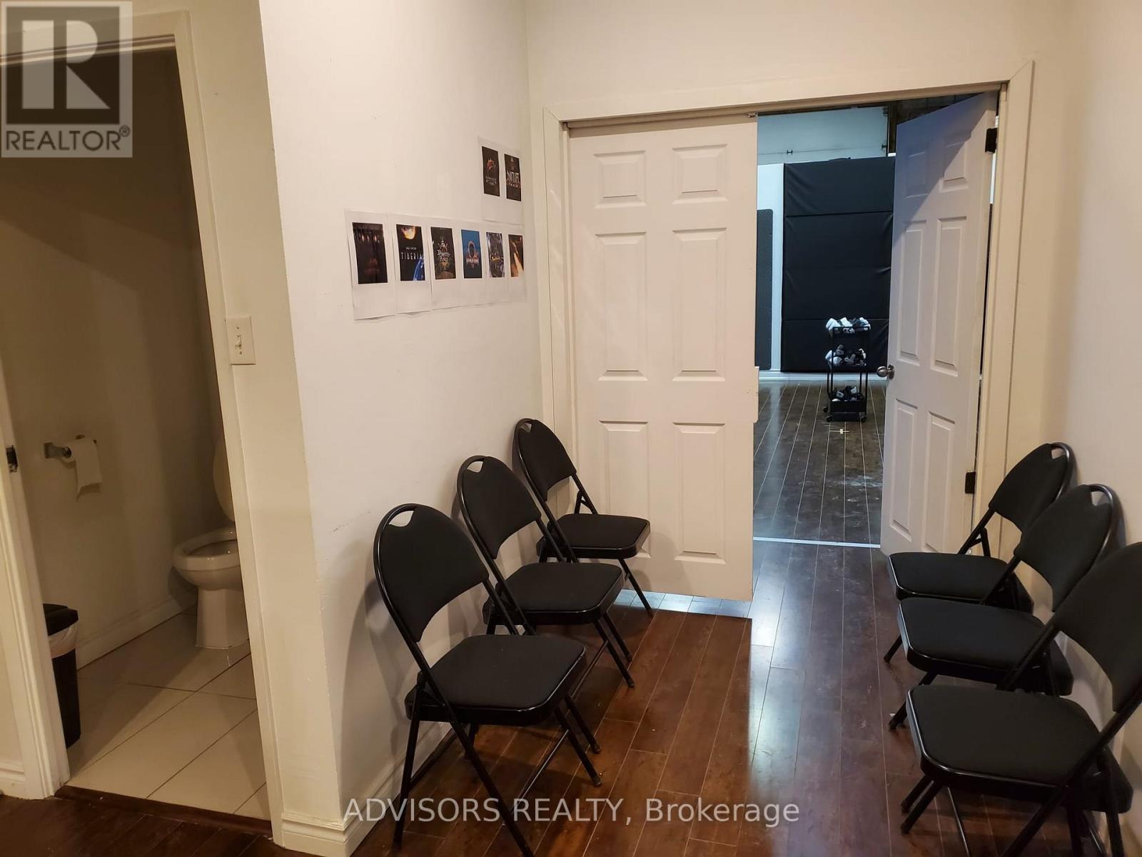 31 - 1100 Burnhamthorpe Road W, Mississauga (Mavis-Erindale), Ontario  L5C 4G4 - Photo 2 - W12298524