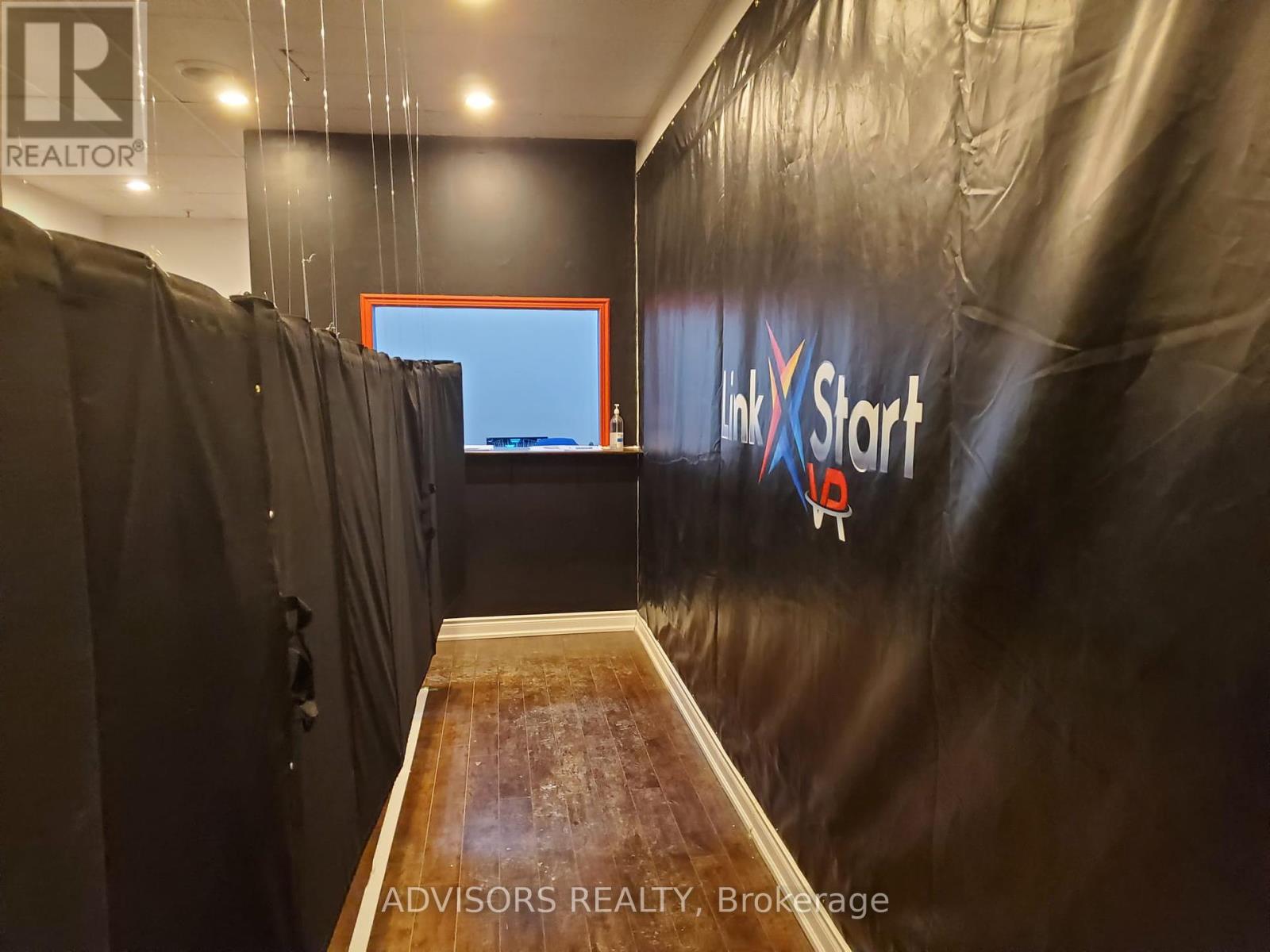 31 - 1100 Burnhamthorpe Road W, Mississauga (Mavis-Erindale), Ontario  L5C 4G4 - Photo 3 - W12298524