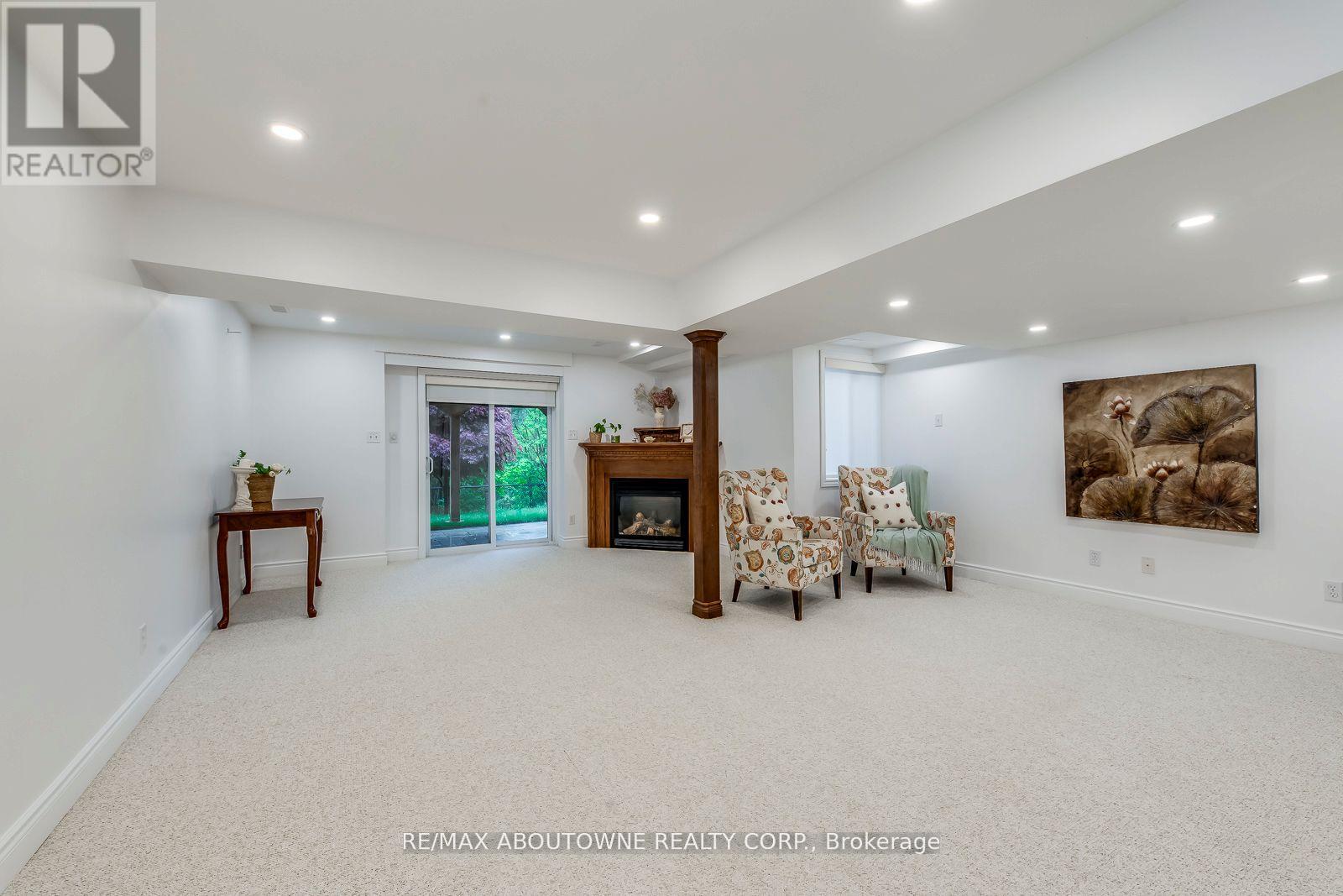 2246 Fairbairn Court, Oakville (Wm Westmount), Ontario  L6M 4R2 - Photo 36 - W12298531
