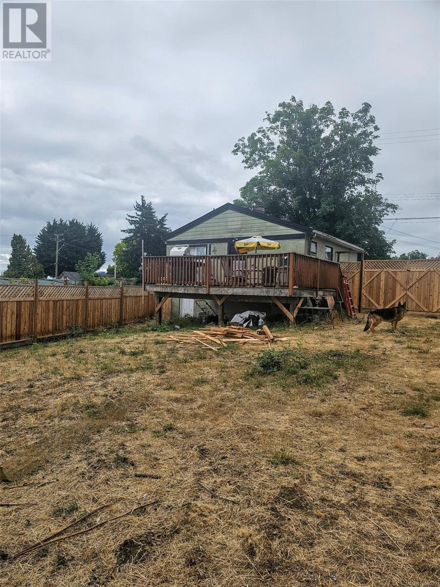 Property at 640 Campbell St image 4
