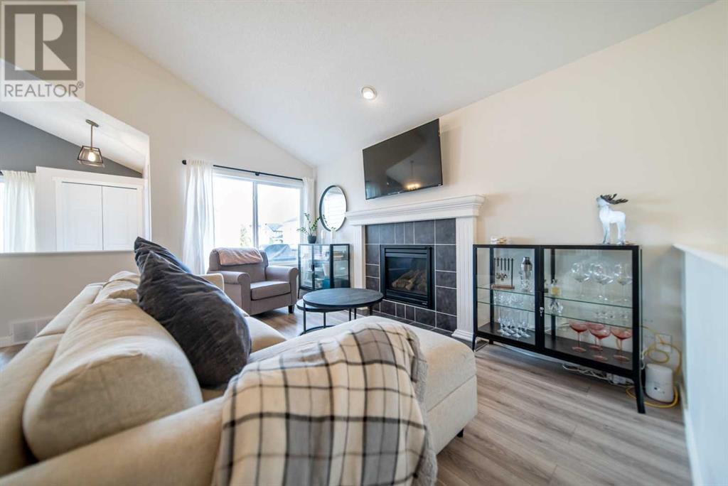 Property at 184 Copperstone Gardens SE image 2