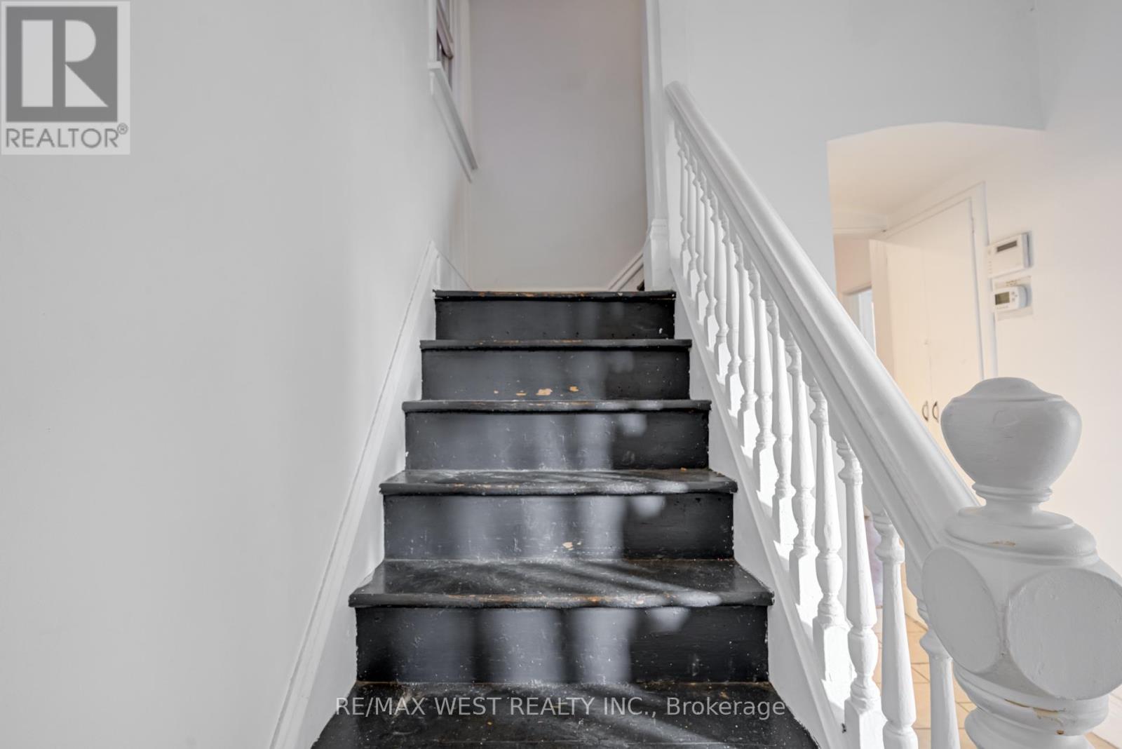 673 Wilson Street, Hamilton, Ontario  L8L 1V4 - Photo 17 - X12298537