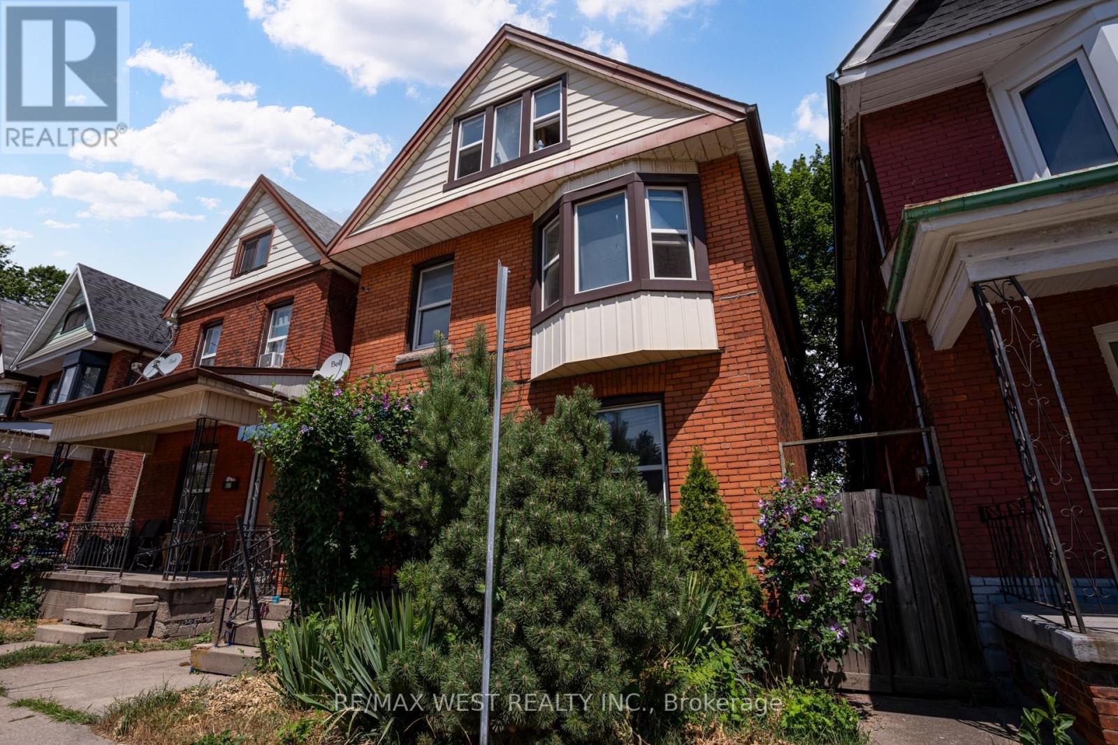 673 Wilson Street, Hamilton, Ontario  L8L 1V4 - Photo 2 - X12298537