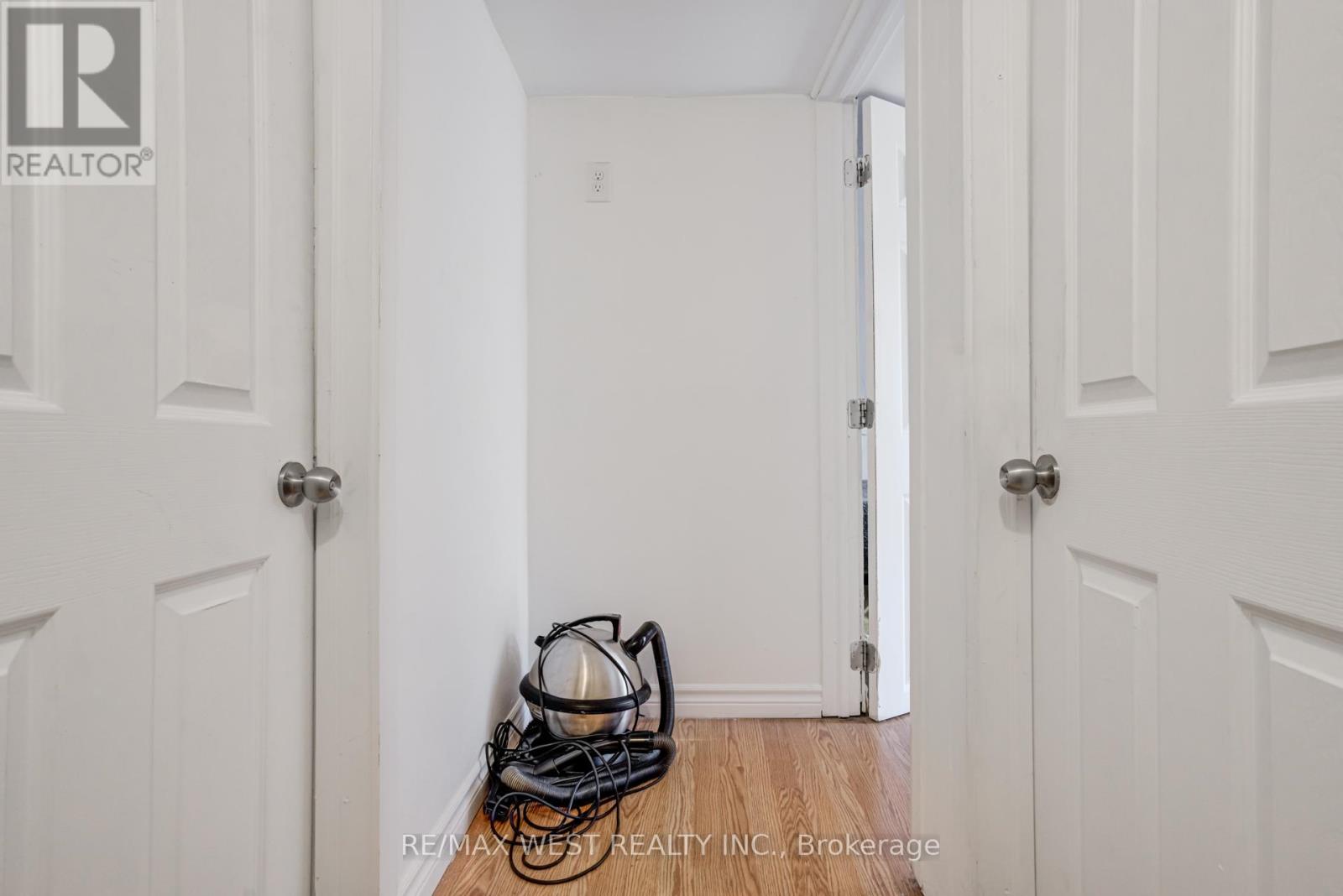 673 Wilson Street, Hamilton, Ontario  L8L 1V4 - Photo 29 - X12298537