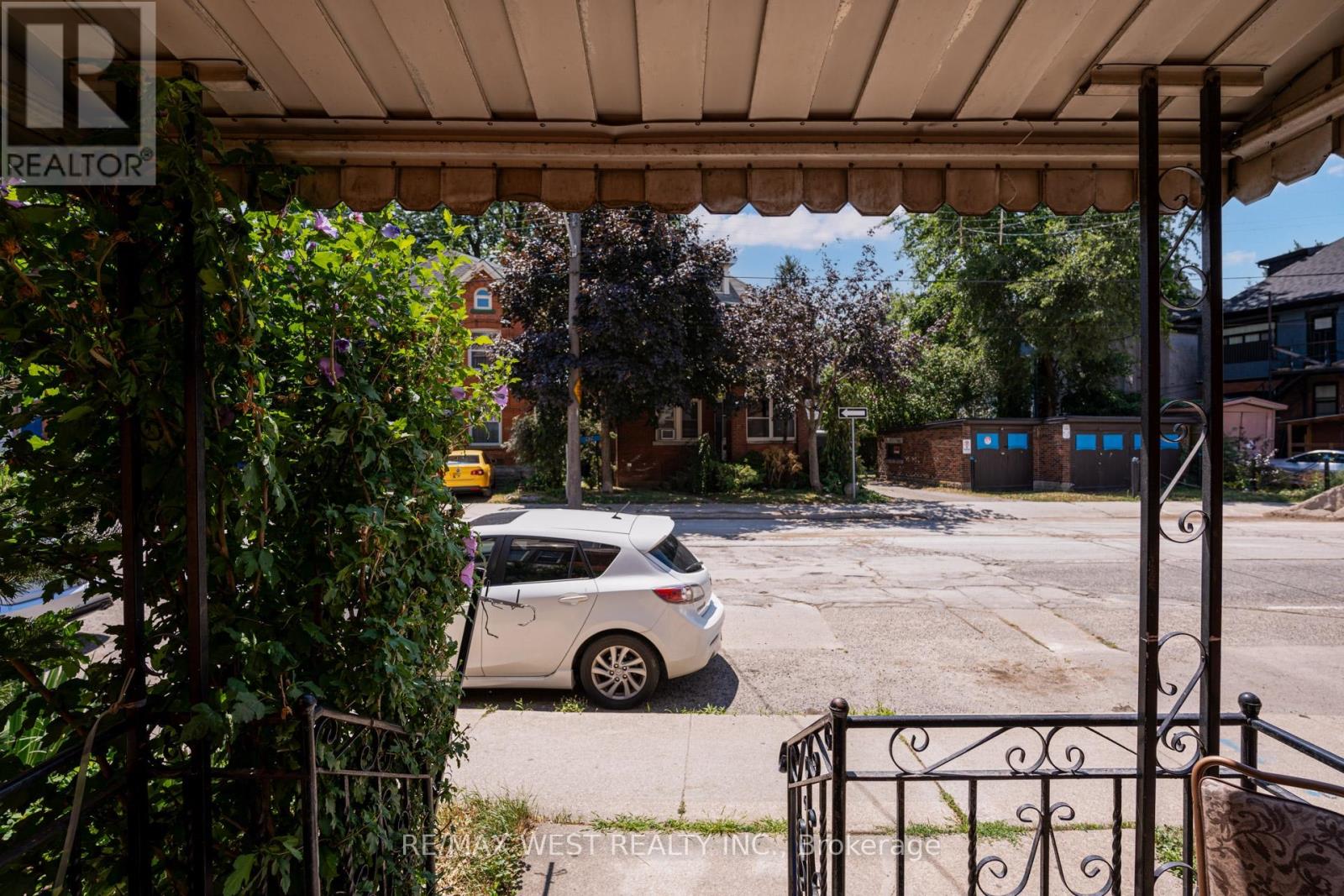 673 Wilson Street, Hamilton, Ontario  L8L 1V4 - Photo 5 - X12298537