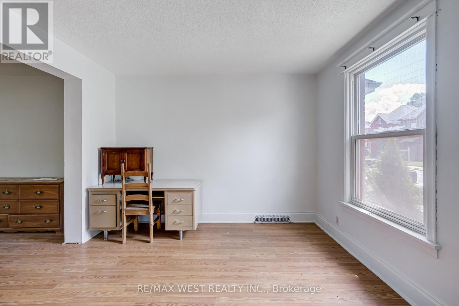 673 Wilson Street, Hamilton, Ontario  L8L 1V4 - Photo 8 - X12298537