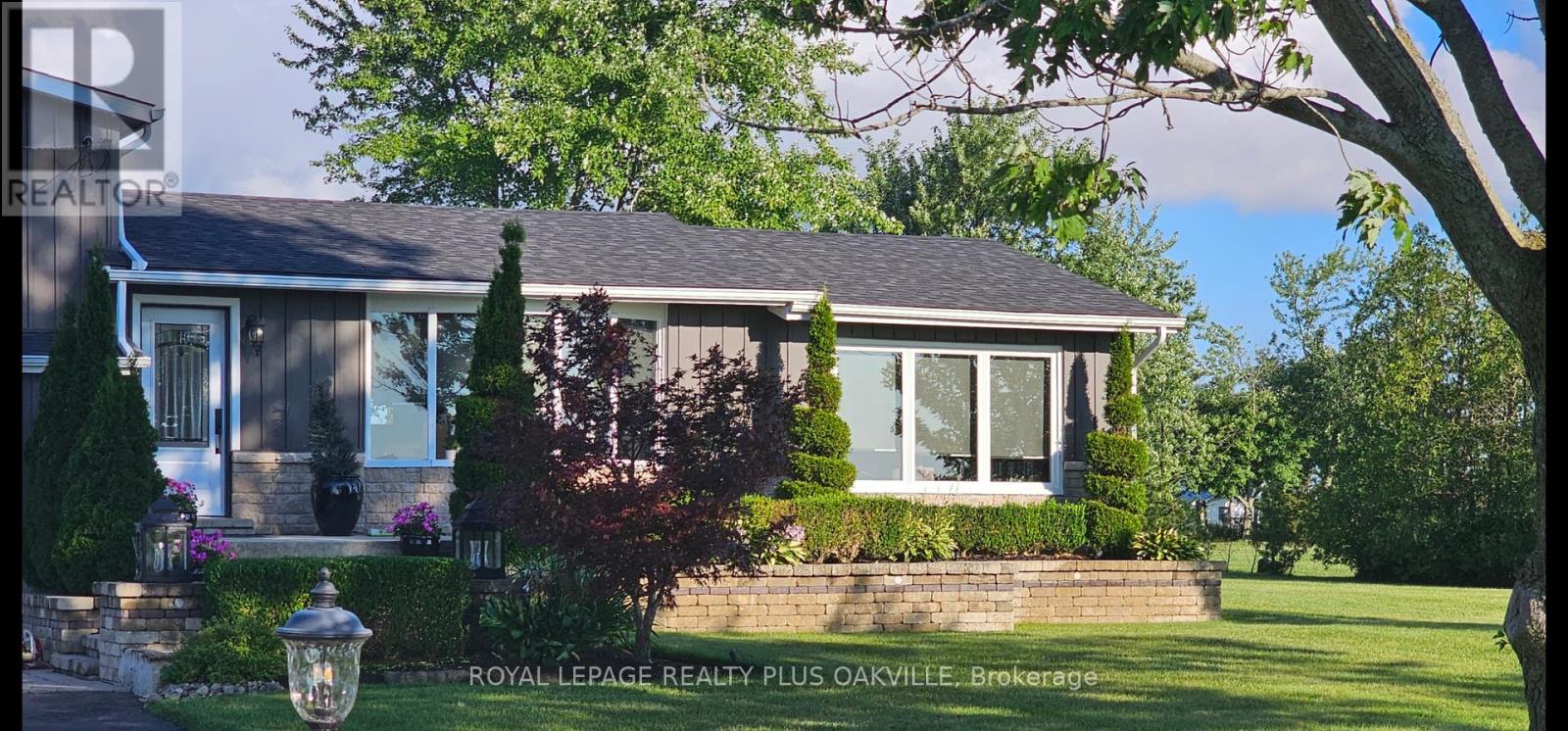 Property at 322 RUSS ROAD image 2