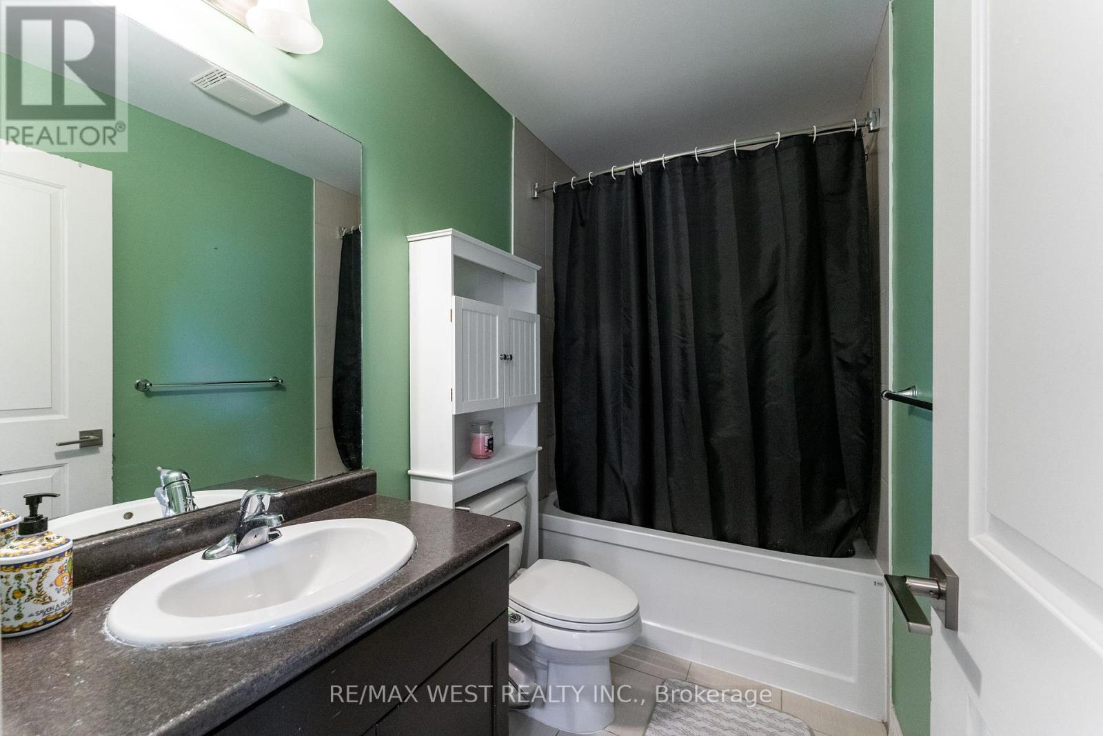 71 Sexton Crescent, Hamilton, Ontario  L9G 0E2 - Photo 17 - X12298593
