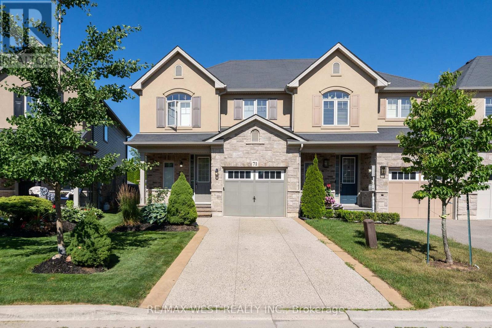 71 Sexton Crescent, Hamilton, Ontario  L9G 0E2 - Photo 2 - X12298593