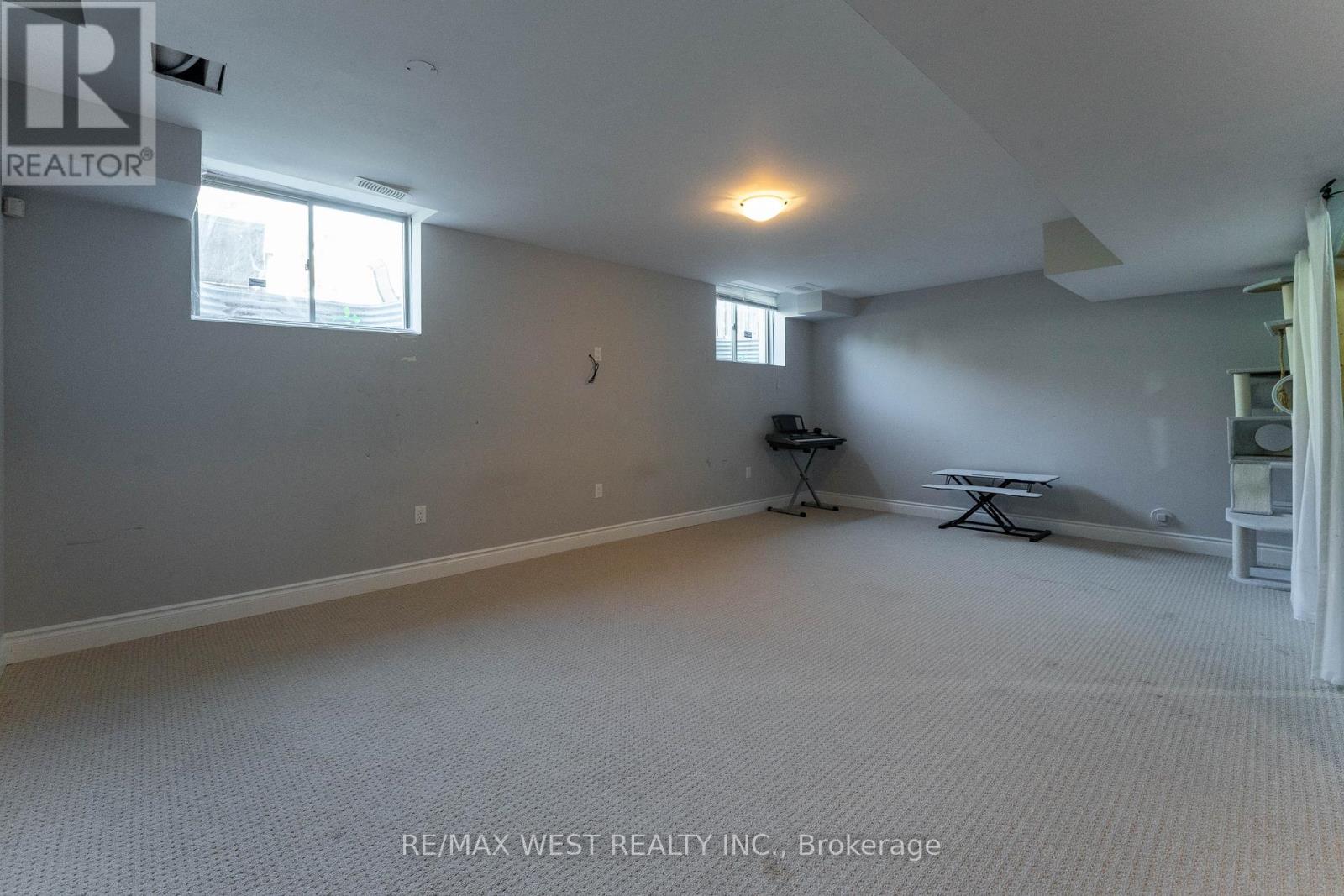 71 Sexton Crescent, Hamilton, Ontario  L9G 0E2 - Photo 28 - X12298593