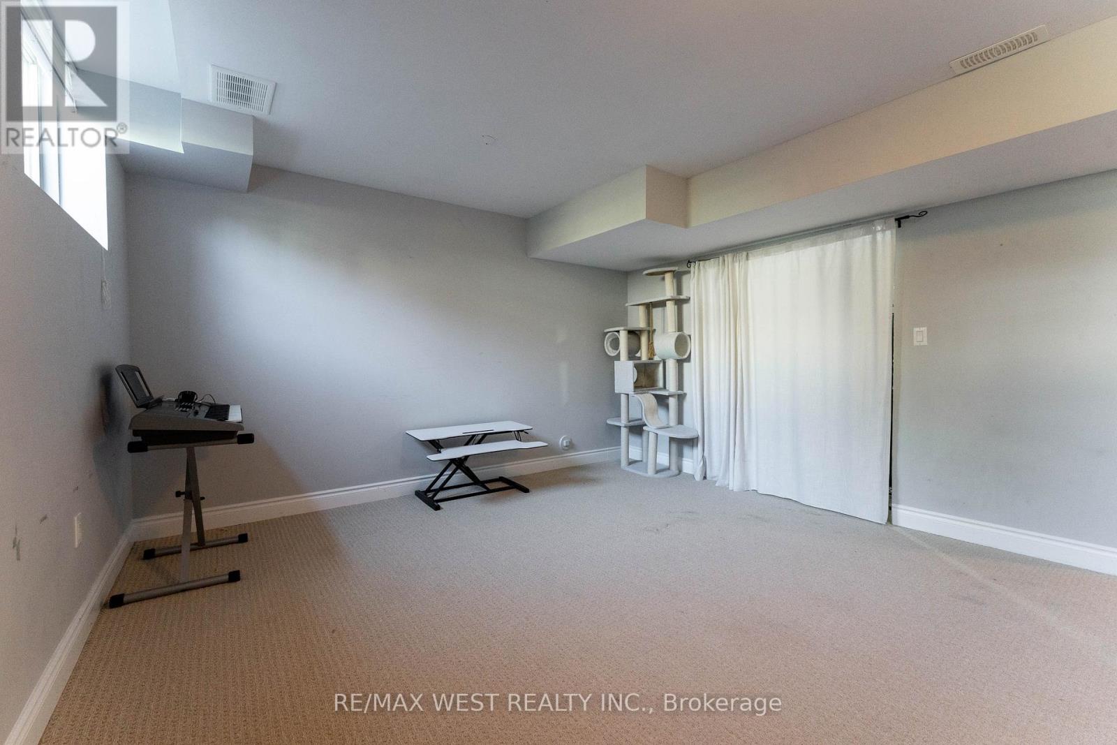 71 Sexton Crescent, Hamilton, Ontario  L9G 0E2 - Photo 30 - X12298593