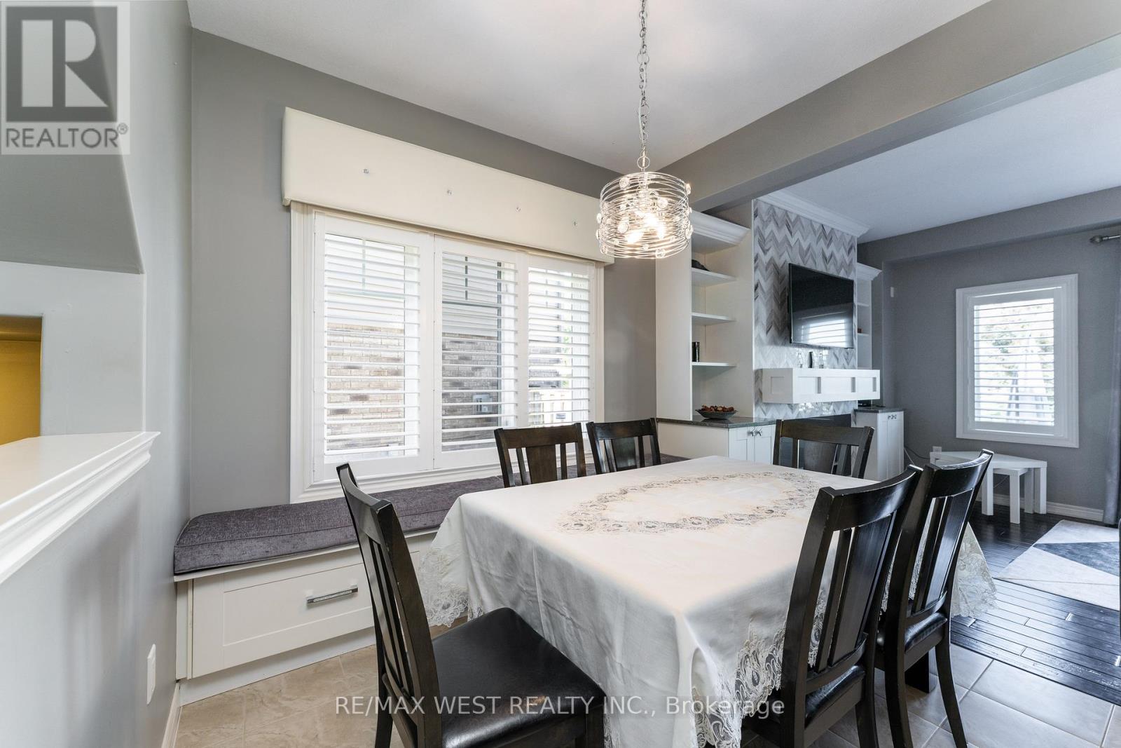71 Sexton Crescent, Hamilton, Ontario  L9G 0E2 - Photo 8 - X12298593