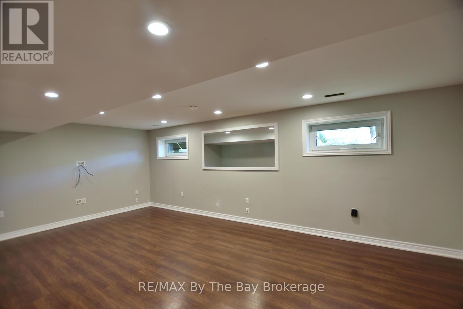 104 Knox Road E, Wasaga Beach, Ontario  L9Z 2T5 - Photo 21 - S12121253