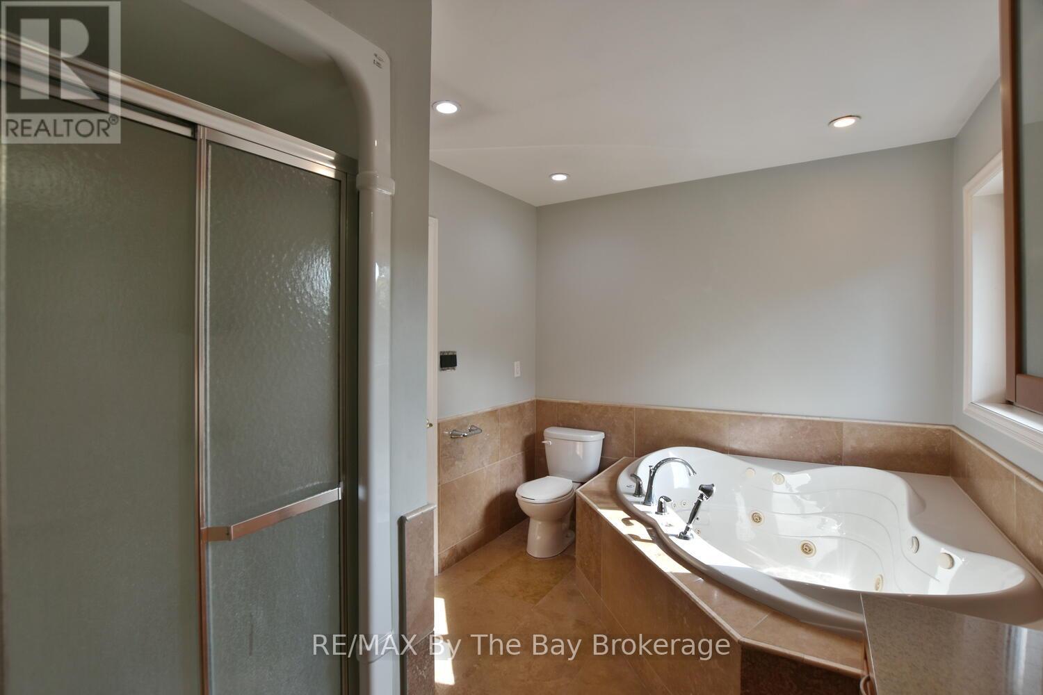 104 Knox Road E, Wasaga Beach, Ontario  L9Z 2T5 - Photo 16 - S12121253