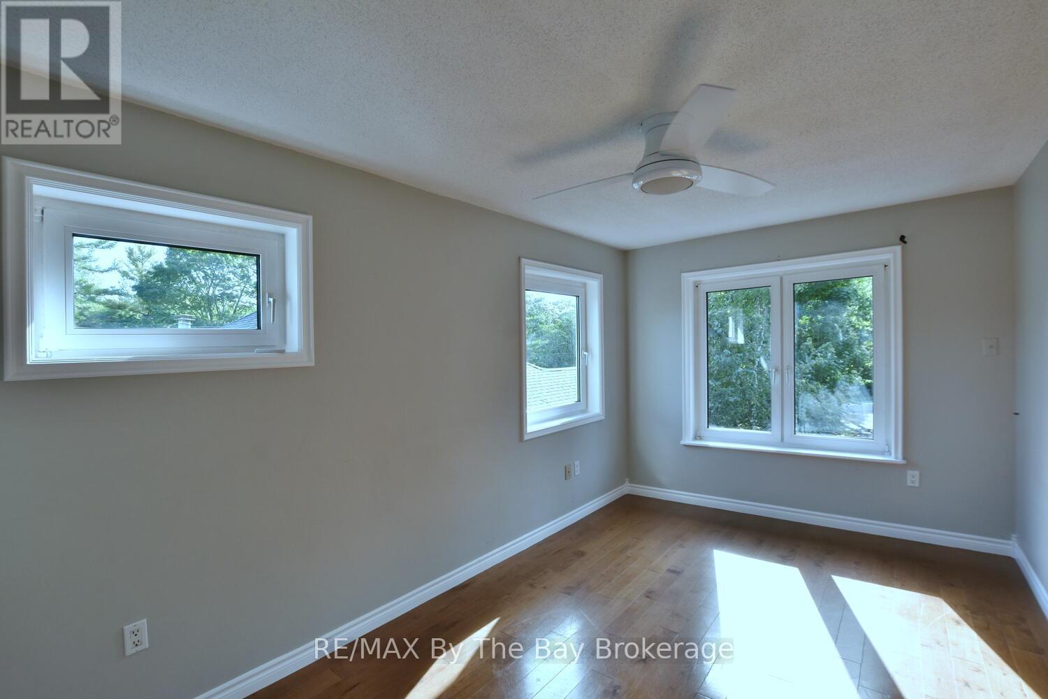 104 Knox Road E, Wasaga Beach, Ontario  L9Z 2T5 - Photo 18 - S12121253