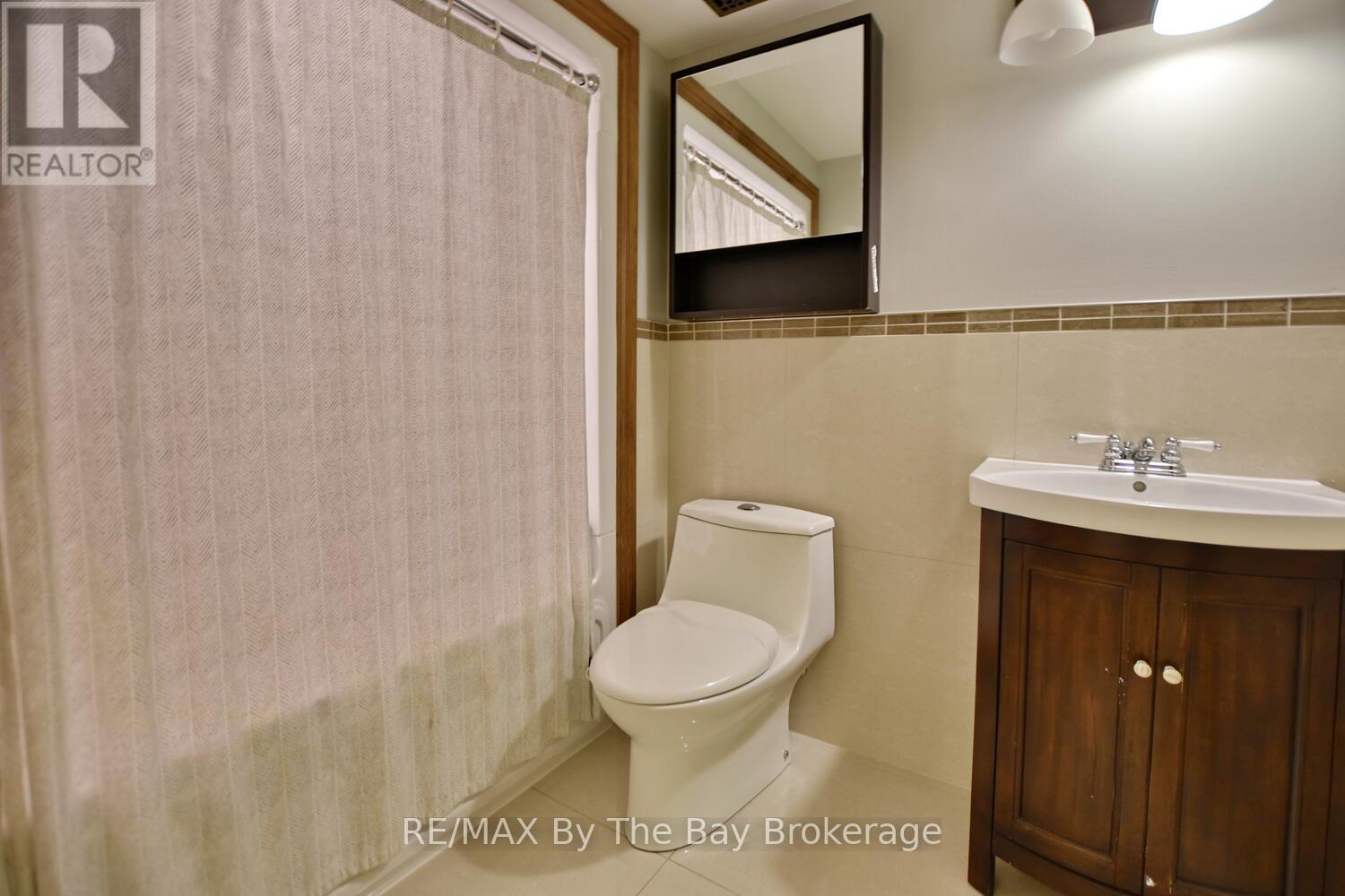 104 Knox Road E, Wasaga Beach, Ontario  L9Z 2T5 - Photo 23 - S12121253