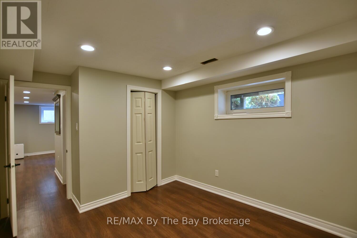 104 Knox Road E, Wasaga Beach, Ontario  L9Z 2T5 - Photo 25 - S12121253