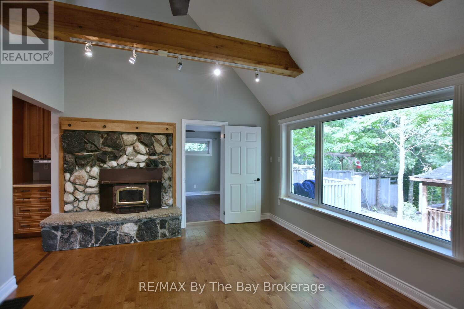 104 Knox Road E, Wasaga Beach, Ontario  L9Z 2T5 - Photo 8 - S12121253