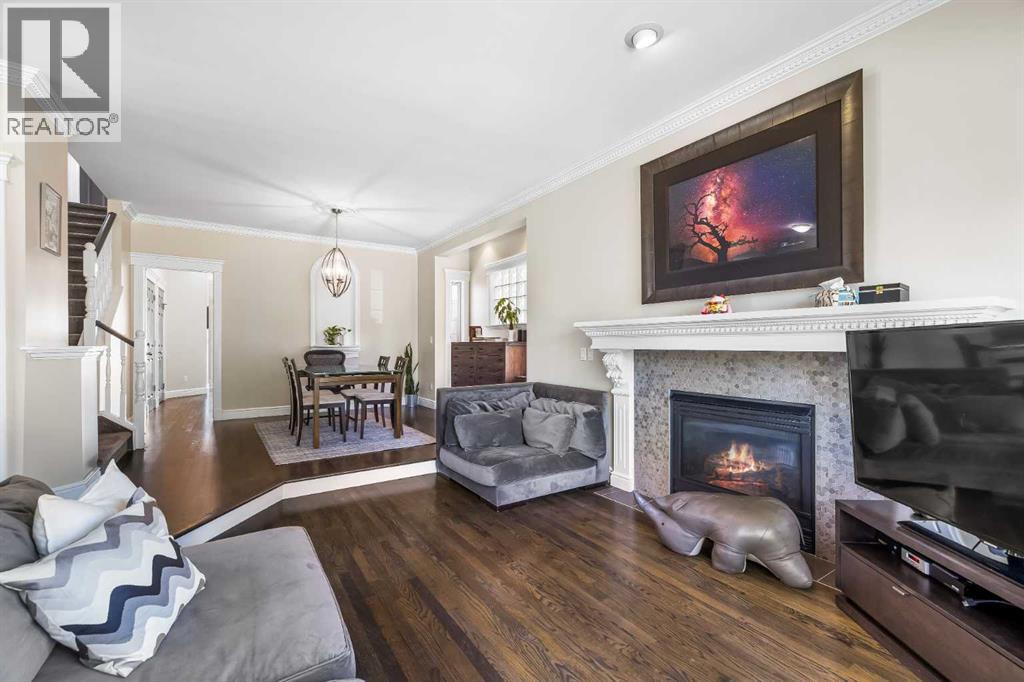 Property at 2236 33 Street SW image 5