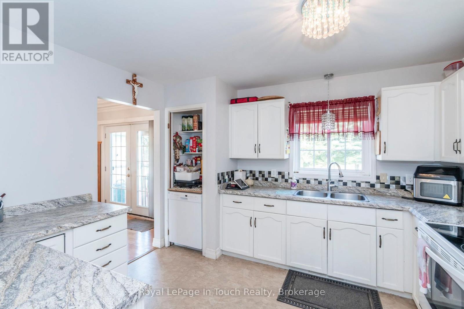 32 Bridle Road, Penetanguishene, Ontario  L9M 1J5 - Photo 12 - S12298732