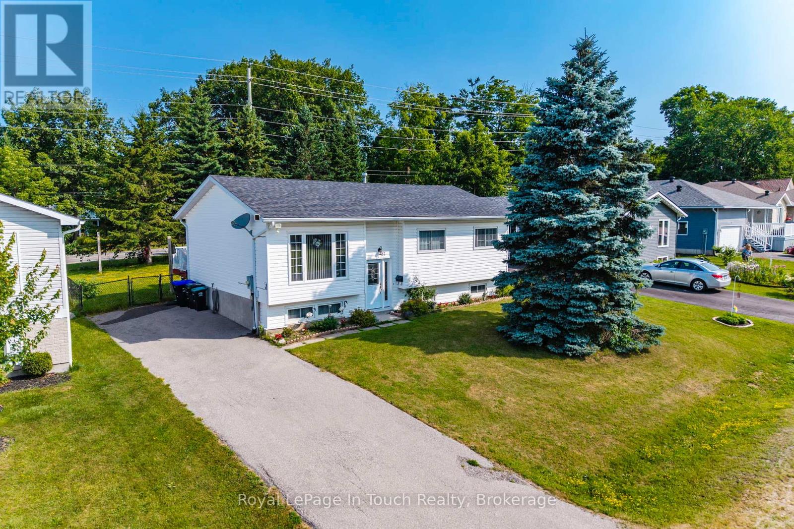 32 Bridle Road, Penetanguishene, Ontario  L9M 1J5 - Photo 2 - S12298732