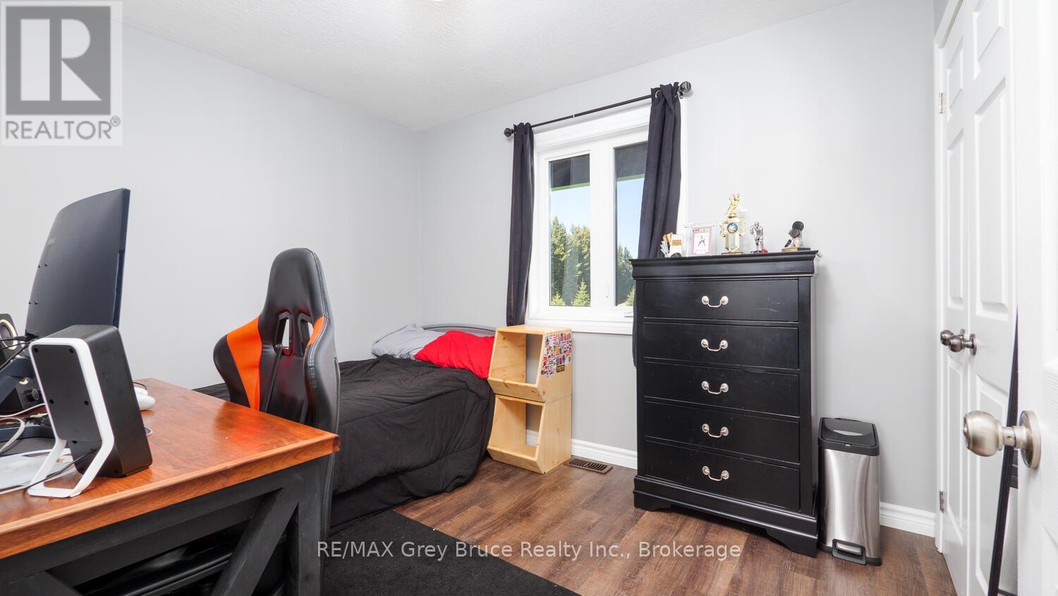 116 Patterson Parkway, Georgian Bluffs, Ontario  N0H 2T0 - Photo 21 - X12298739