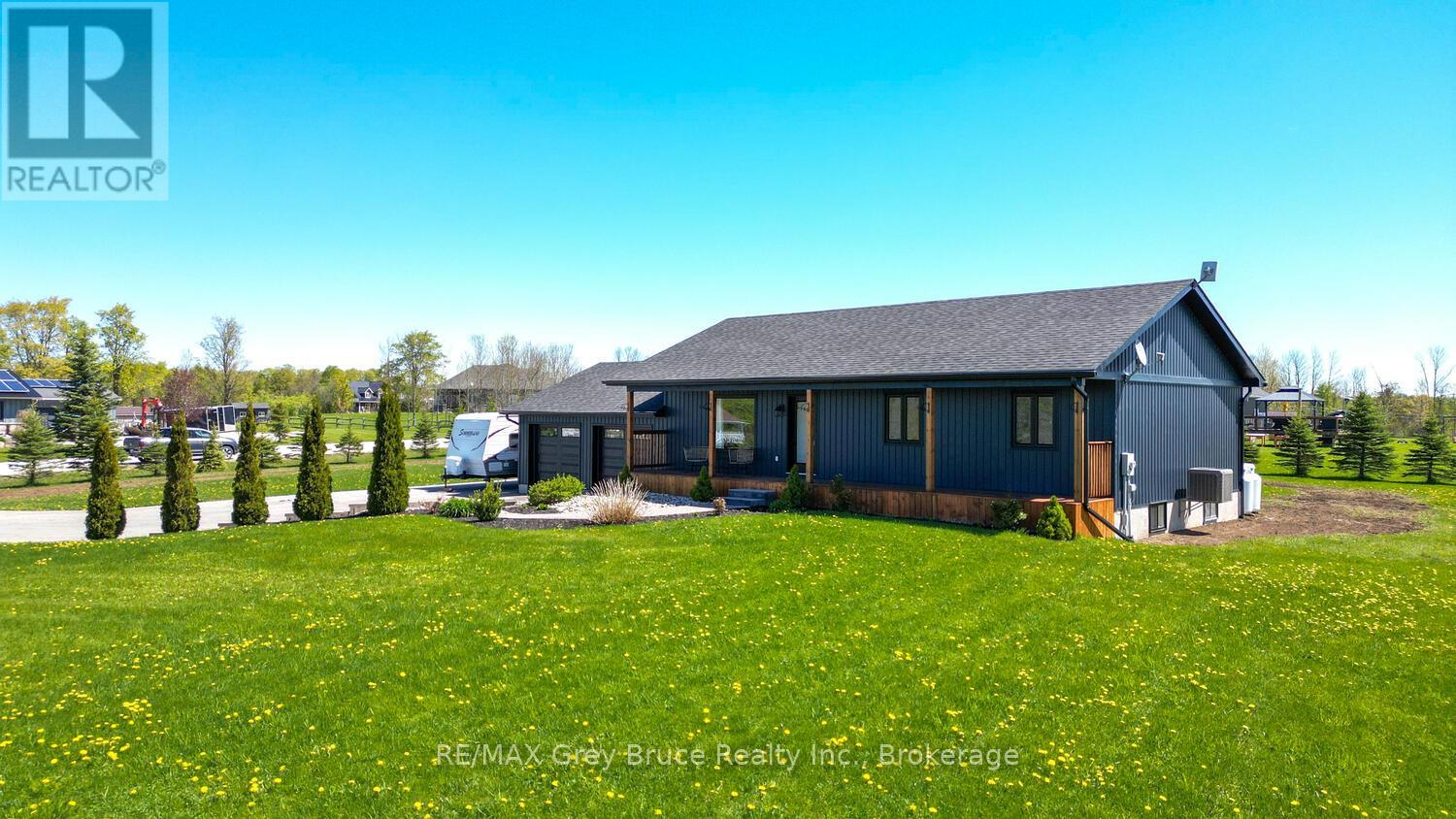116 Patterson Parkway, Georgian Bluffs, Ontario  N0H 2T0 - Photo 3 - X12298739