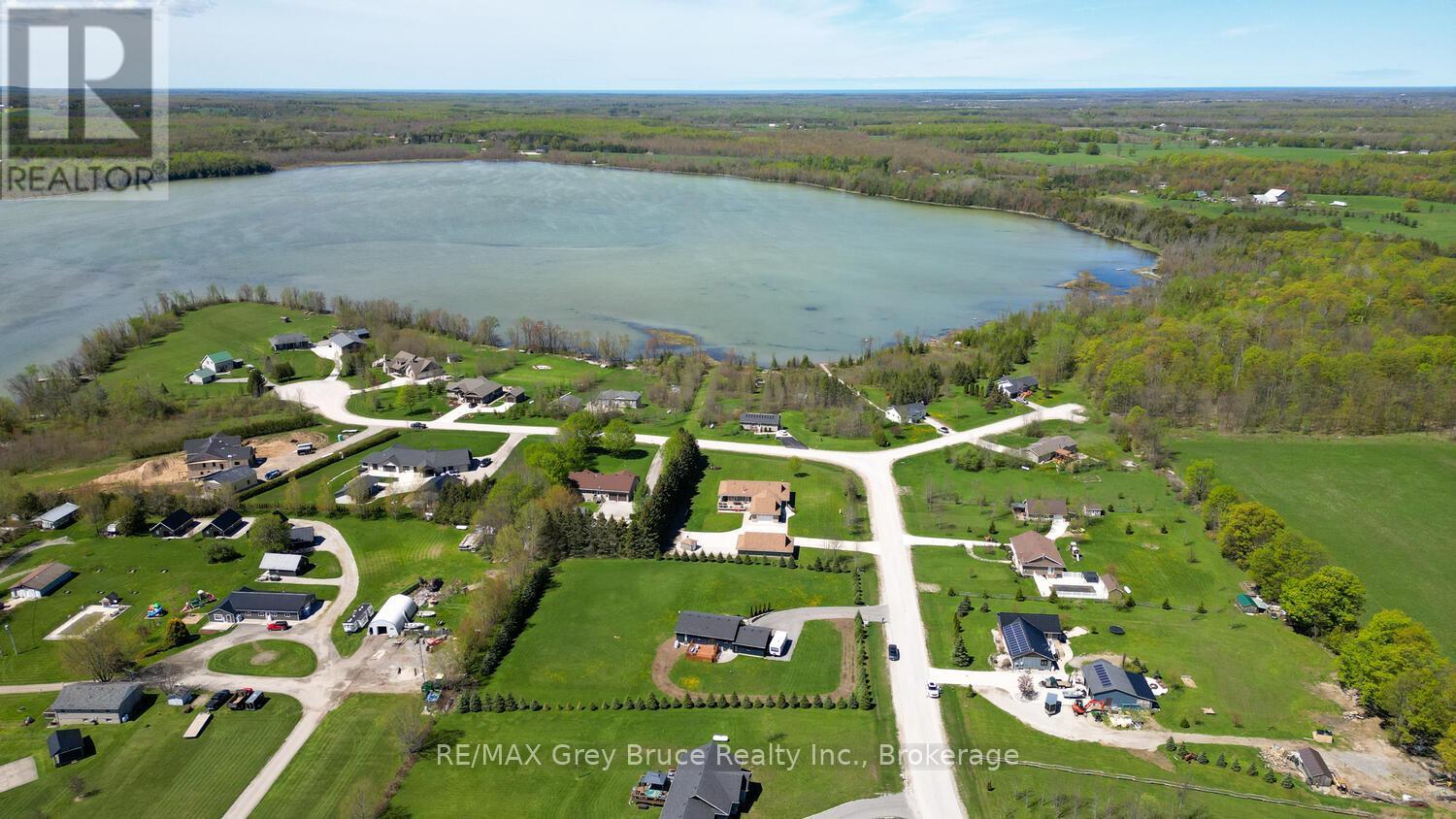 116 Patterson Parkway, Georgian Bluffs, Ontario  N0H 2T0 - Photo 35 - X12298739