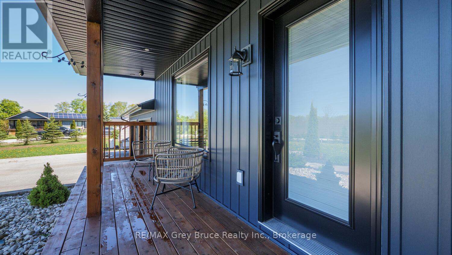 116 Patterson Parkway, Georgian Bluffs, Ontario  N0H 2T0 - Photo 6 - X12298739
