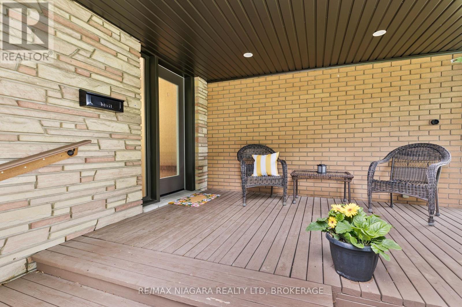 27 Daleview Crescent, Pelham, Ontario  L0S 1E0 - Photo 7 - X12298741