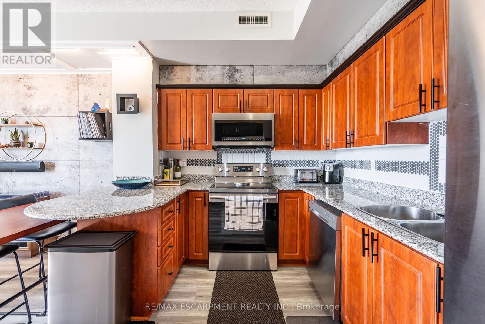 612 - 135 James Street S, Hamilton, Ontario  L8P 2Z6 - Photo 10 - X12298679