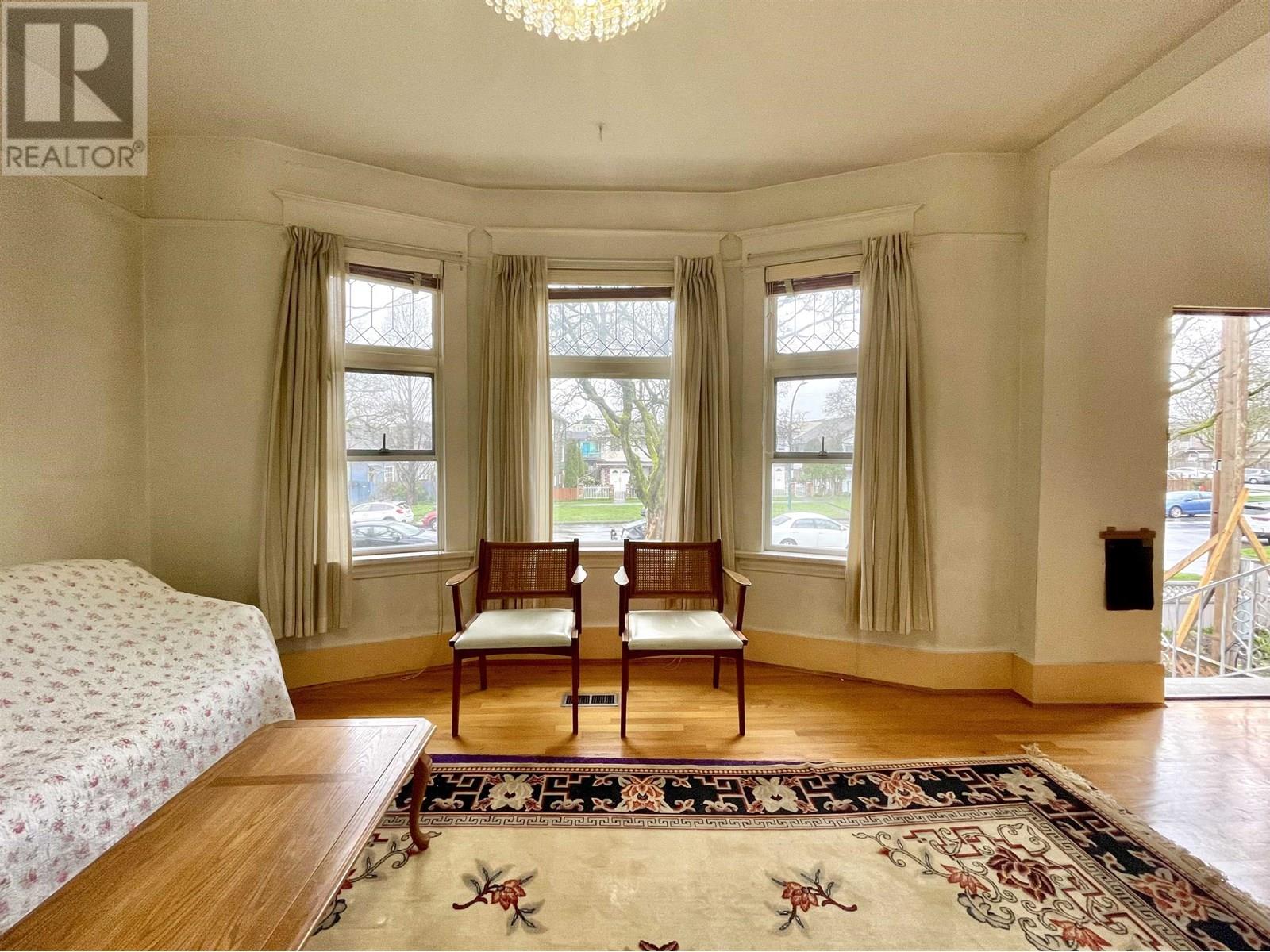 Property at 2250 E PENDER STREET image 3