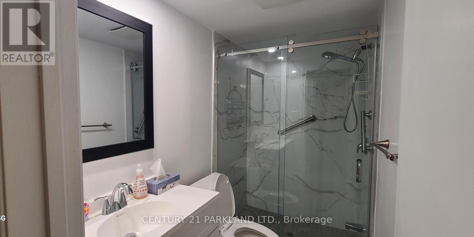 42 Antibes Drive, Toronto, Ontario  M2R 3K4 - Photo 5 - C12298425