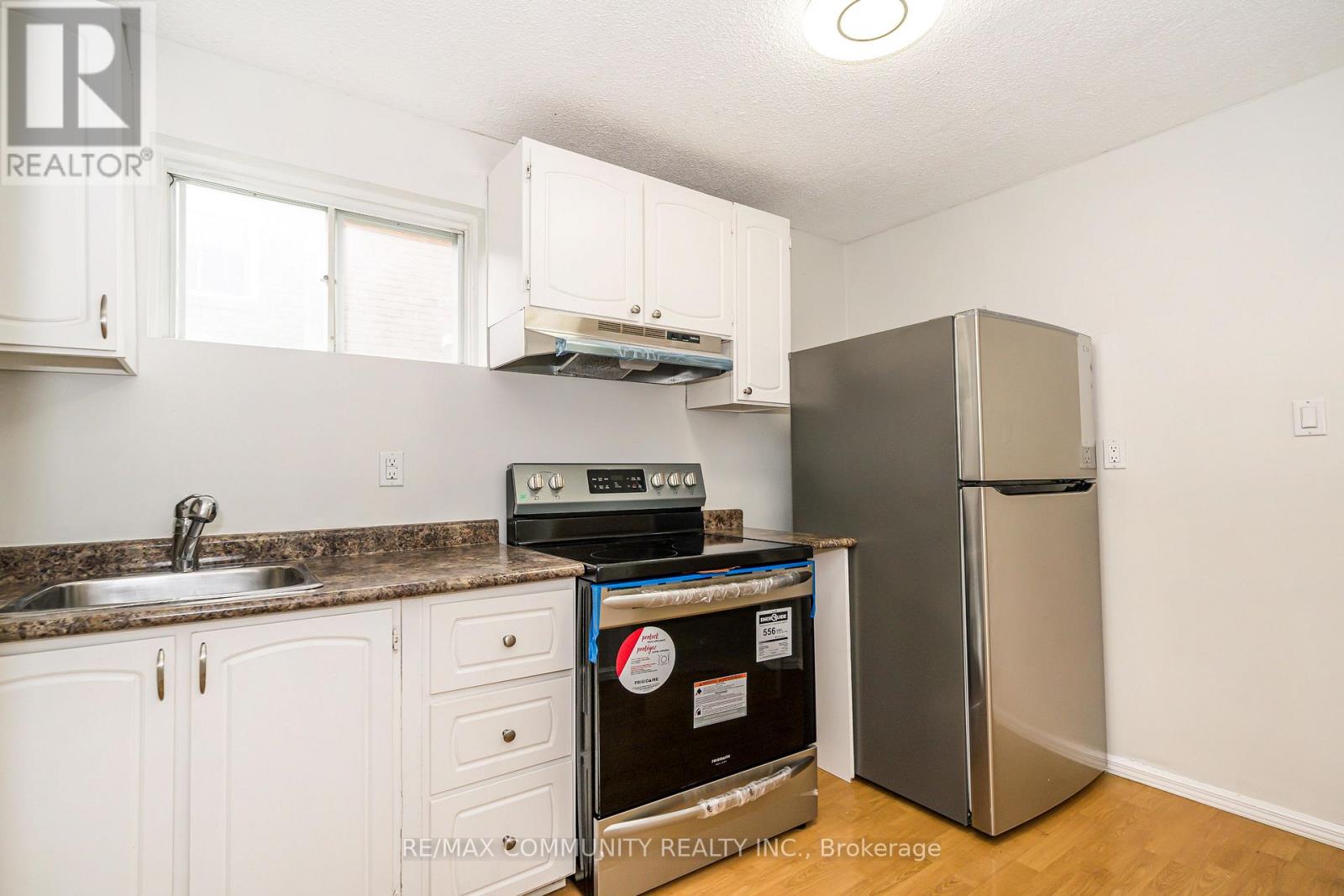 667 West Shore Boulevard, Pickering (West Shore), Ontario  L1W 3G2 - Photo 4 - E12298738