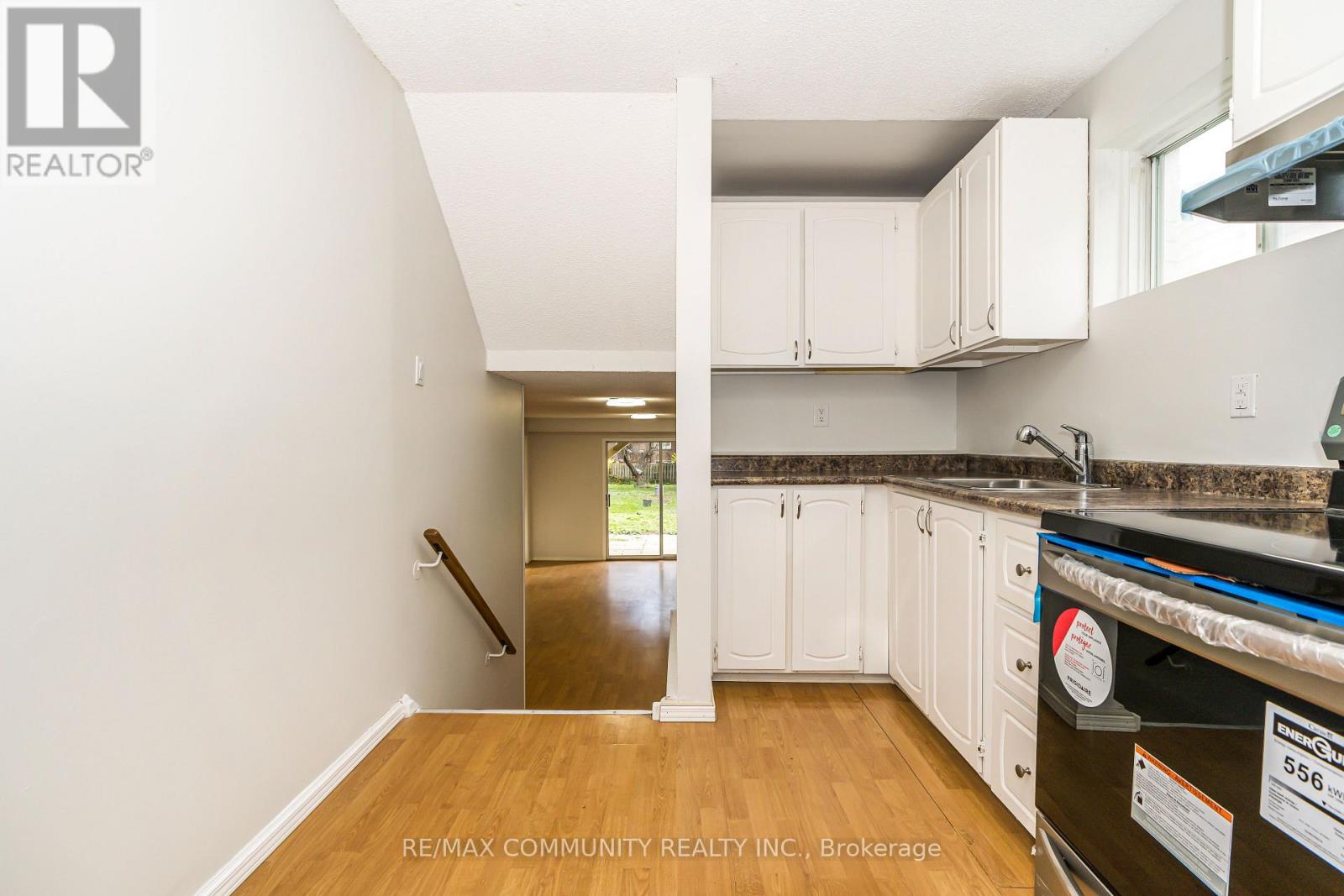 667 West Shore Boulevard, Pickering (West Shore), Ontario  L1W 3G2 - Photo 5 - E12298738