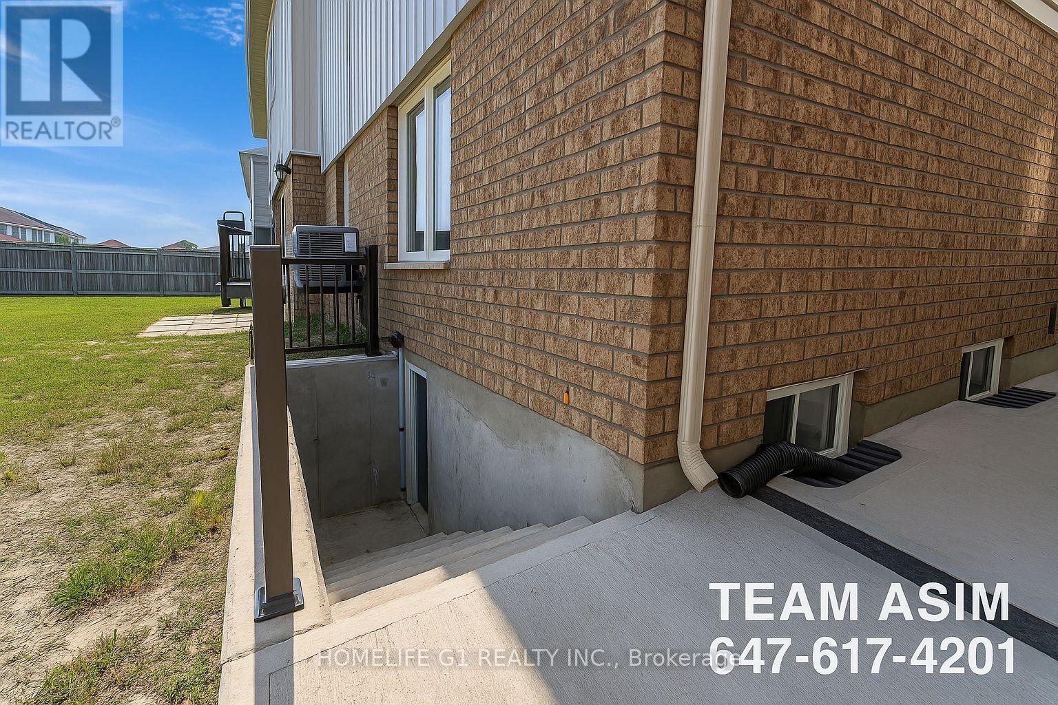 81 Lambert Crescent, Brantford, Ontario  N3T 0E9 - Photo 3 - X12298734