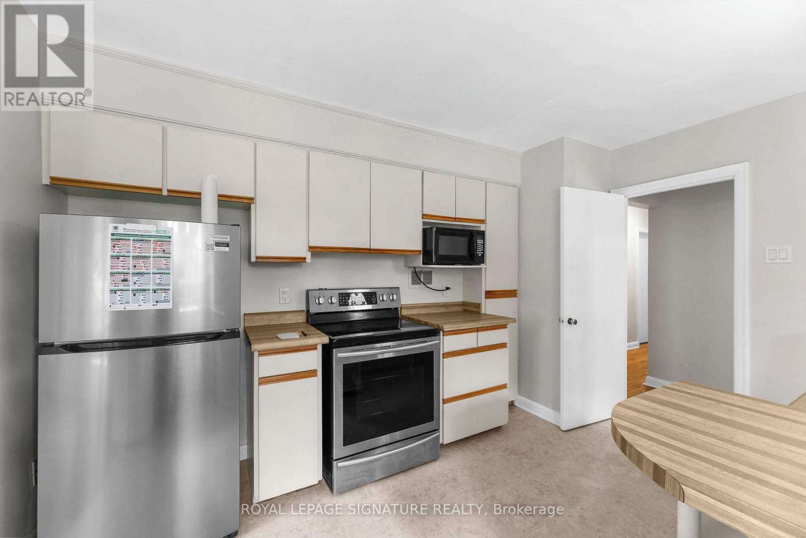 451 Coombs Avenue, London North, Ontario  N8G 1J6 - Photo 12 - X12298760