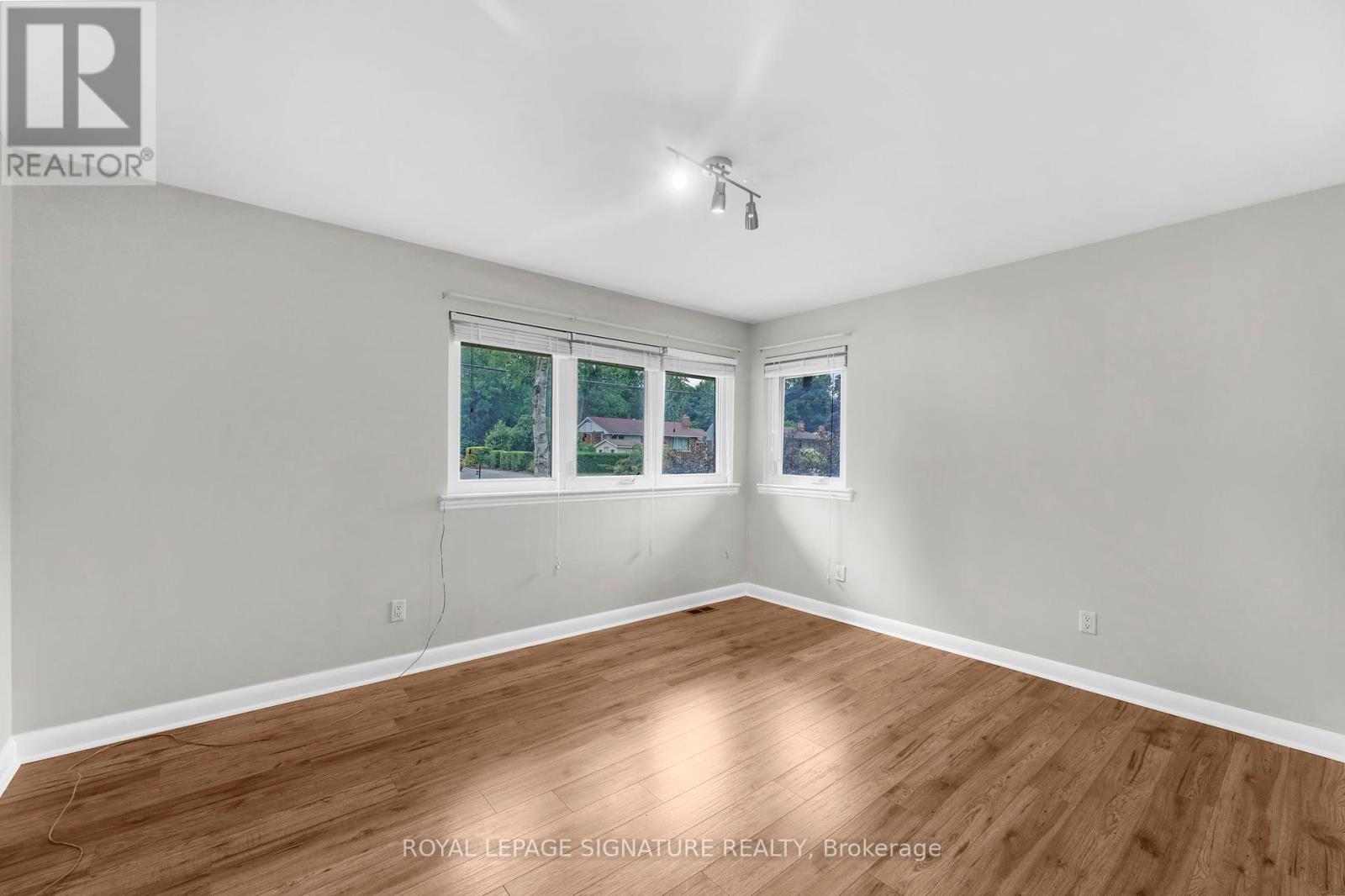 451 Coombs Avenue, London North, Ontario  N8G 1J6 - Photo 17 - X12298760