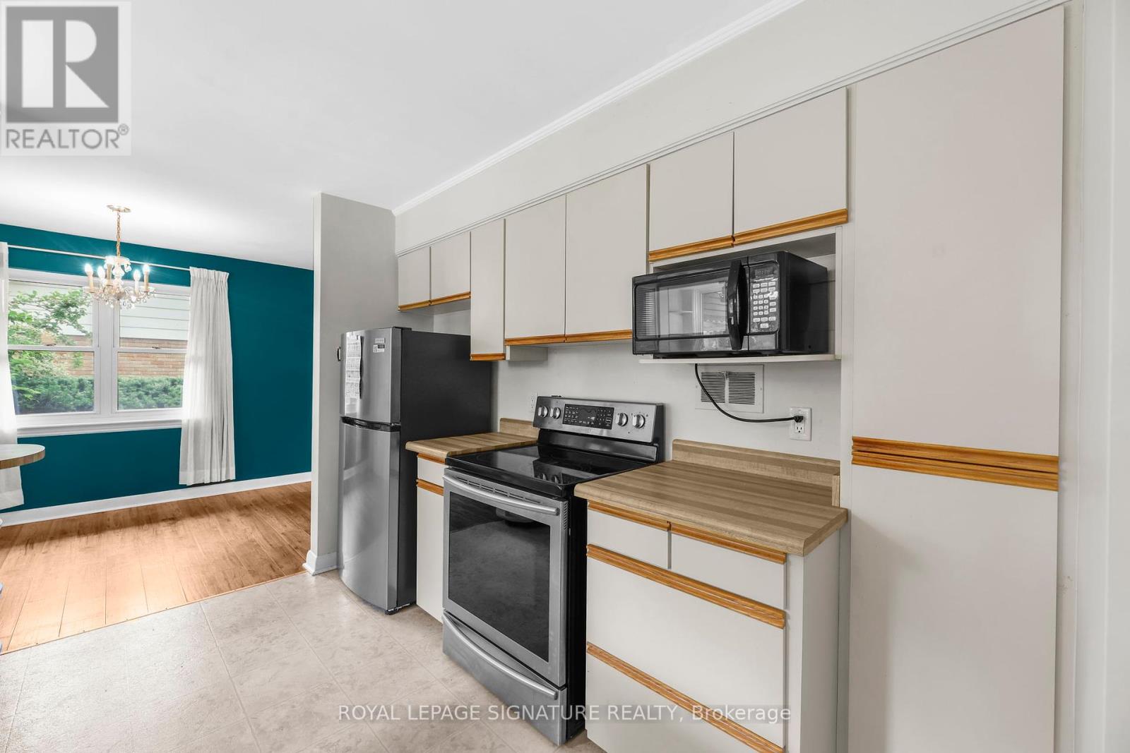 451 Coombs Avenue, London North, Ontario  N8G 1J6 - Photo 9 - X12298760